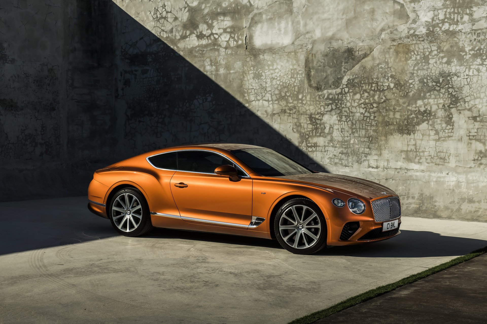 bentley-continental-gt-v8-launched-11.jpg