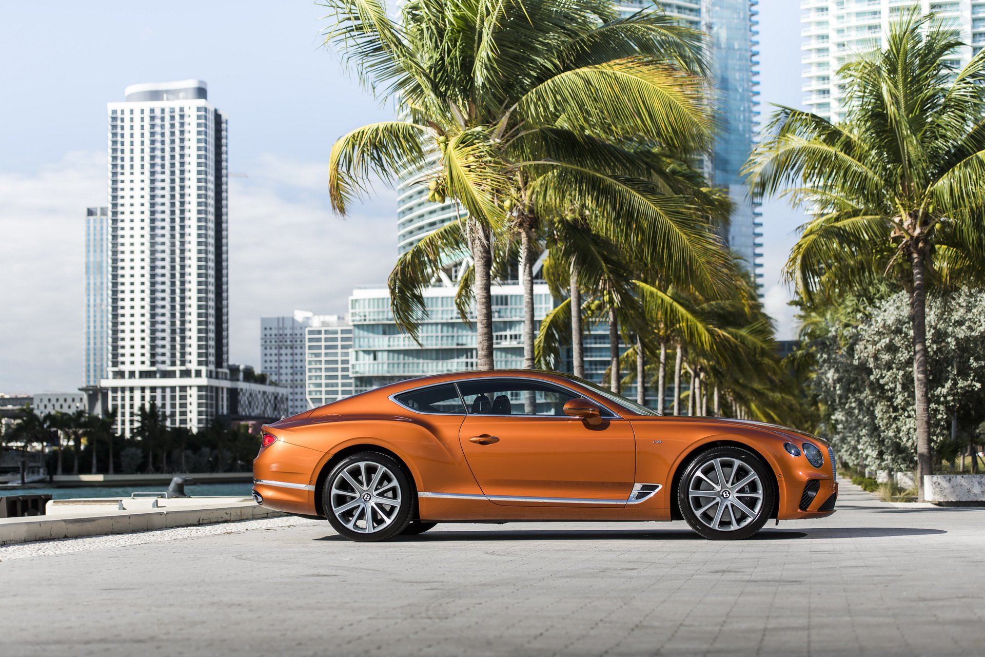 bentley-continental-gt-v8-launched-18.jpg