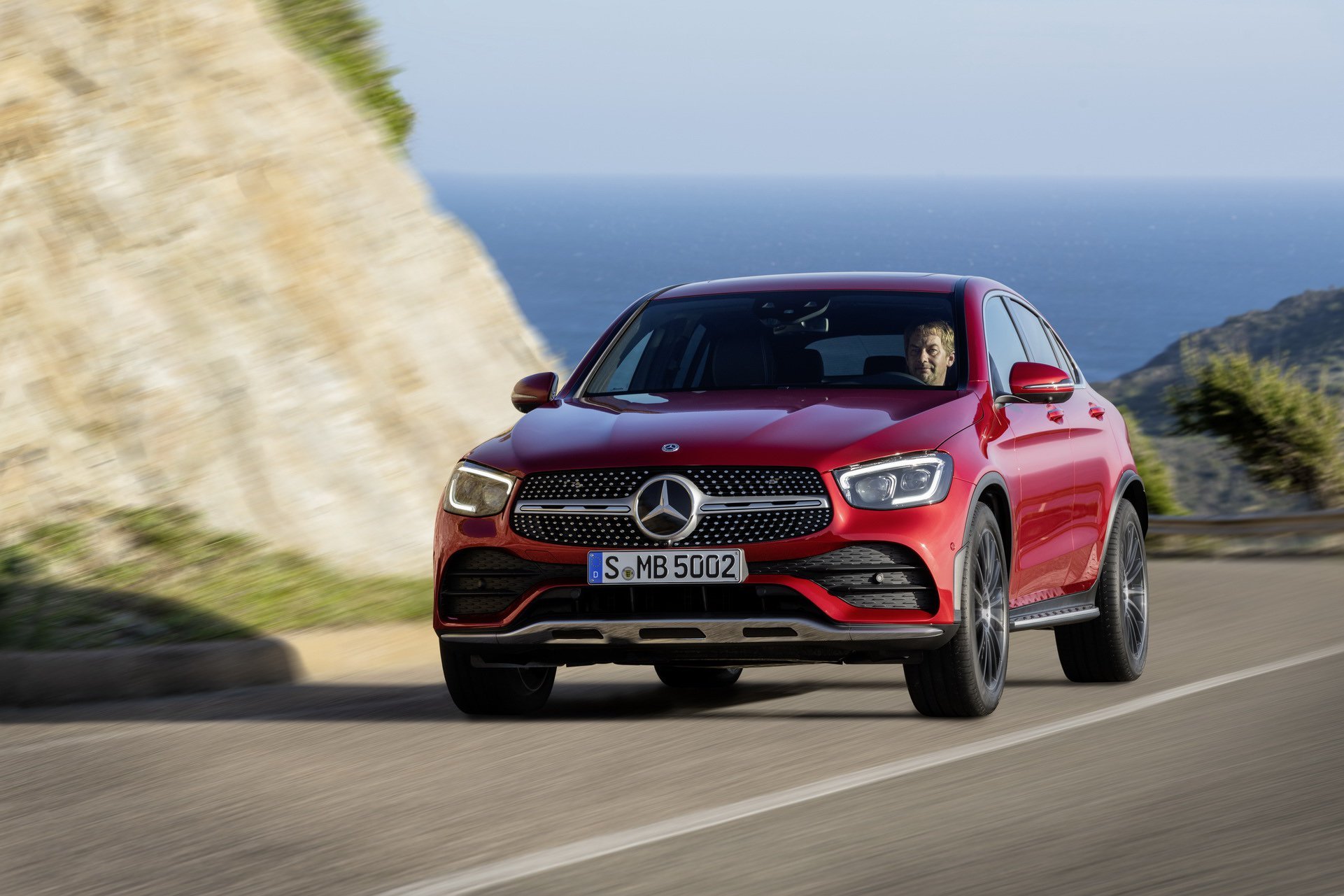 2020-mercedes-benz-glc-coupe-10.jpg