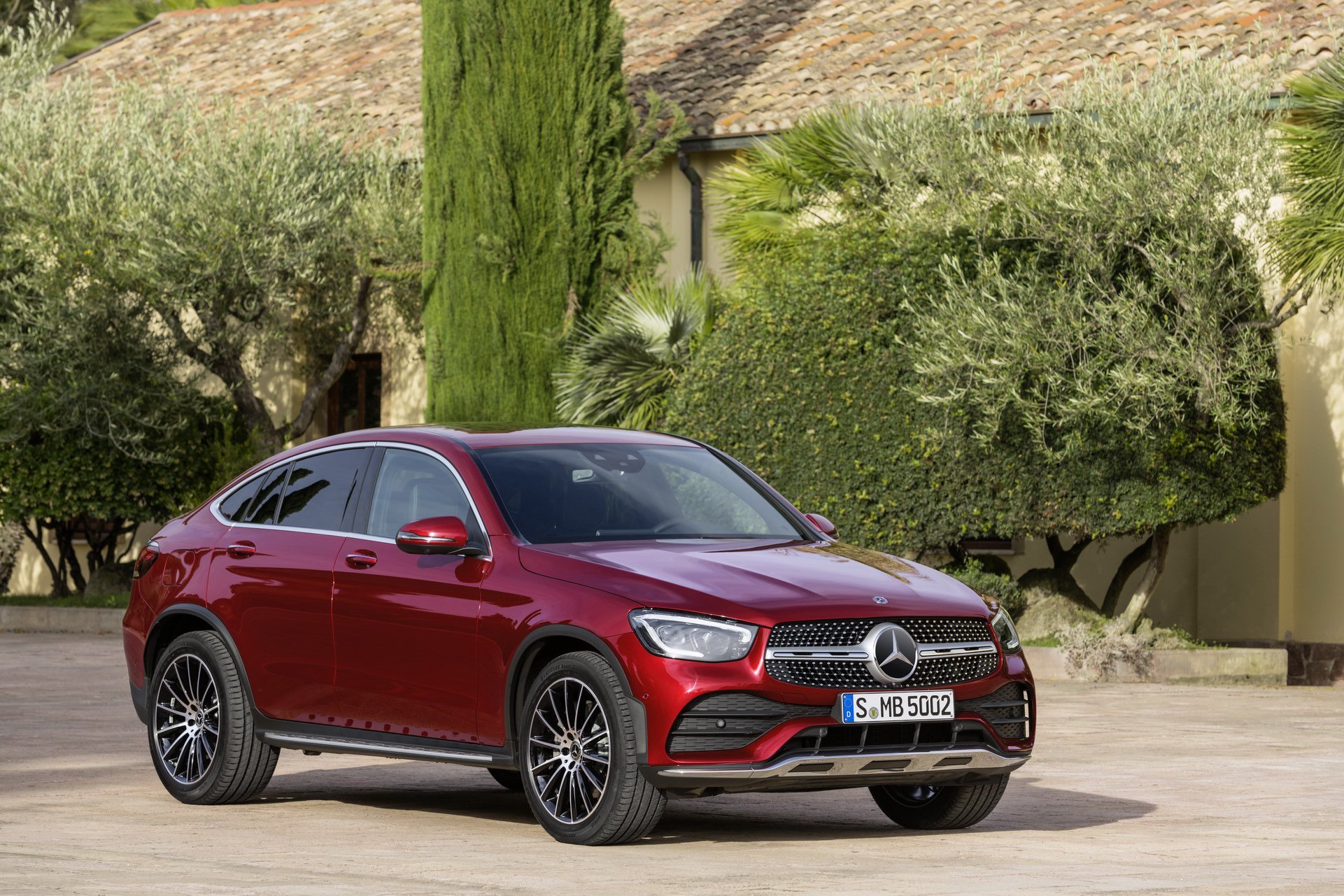 2020-mercedes-benz-glc-coupe-11.jpg