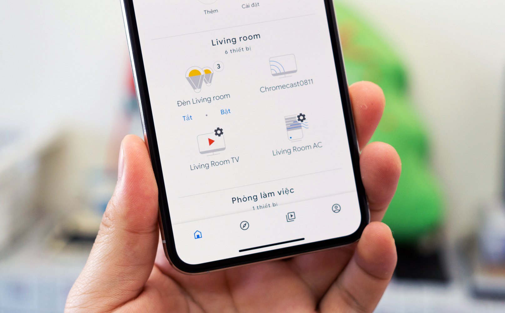 Google Assistant: Google Assistant là trợ lý ảo của bạn với khả năng trả lời các câu hỏi, lên lịch, đặt lịch hẹn, tìm kiếm thông tin và thực hiện nhiều tác vụ khác chỉ bằng giọng nói. Với Google Assistant, bạn sẽ không còn quá bận rộn với công việc và có thêm thời gian dành riêng cho bản thân.