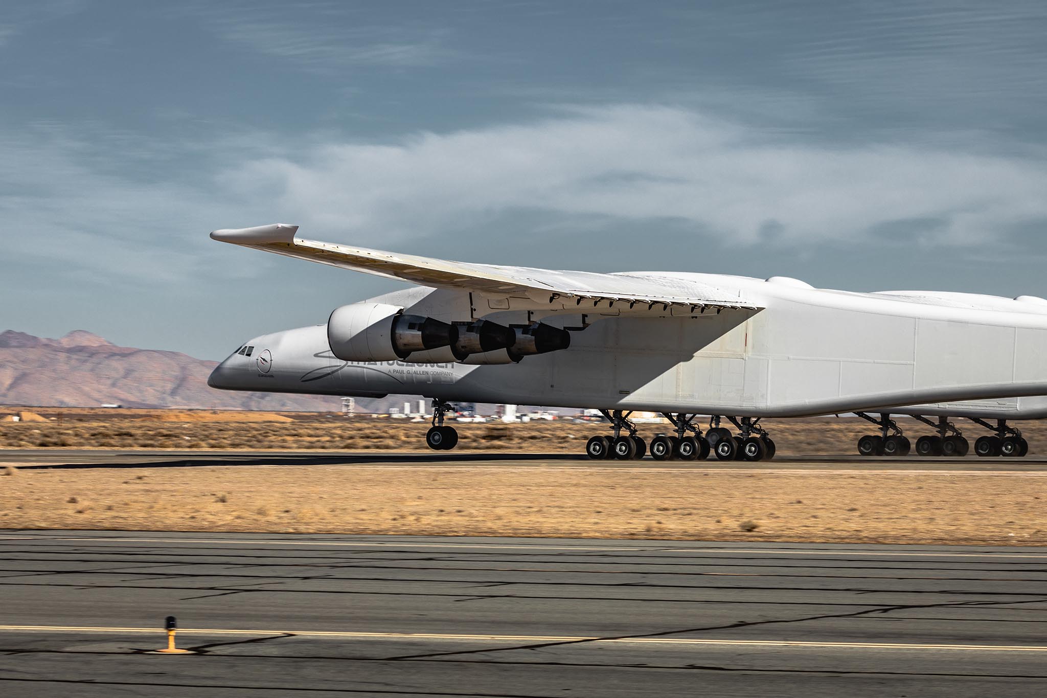 Stratolaunch 8.jpg