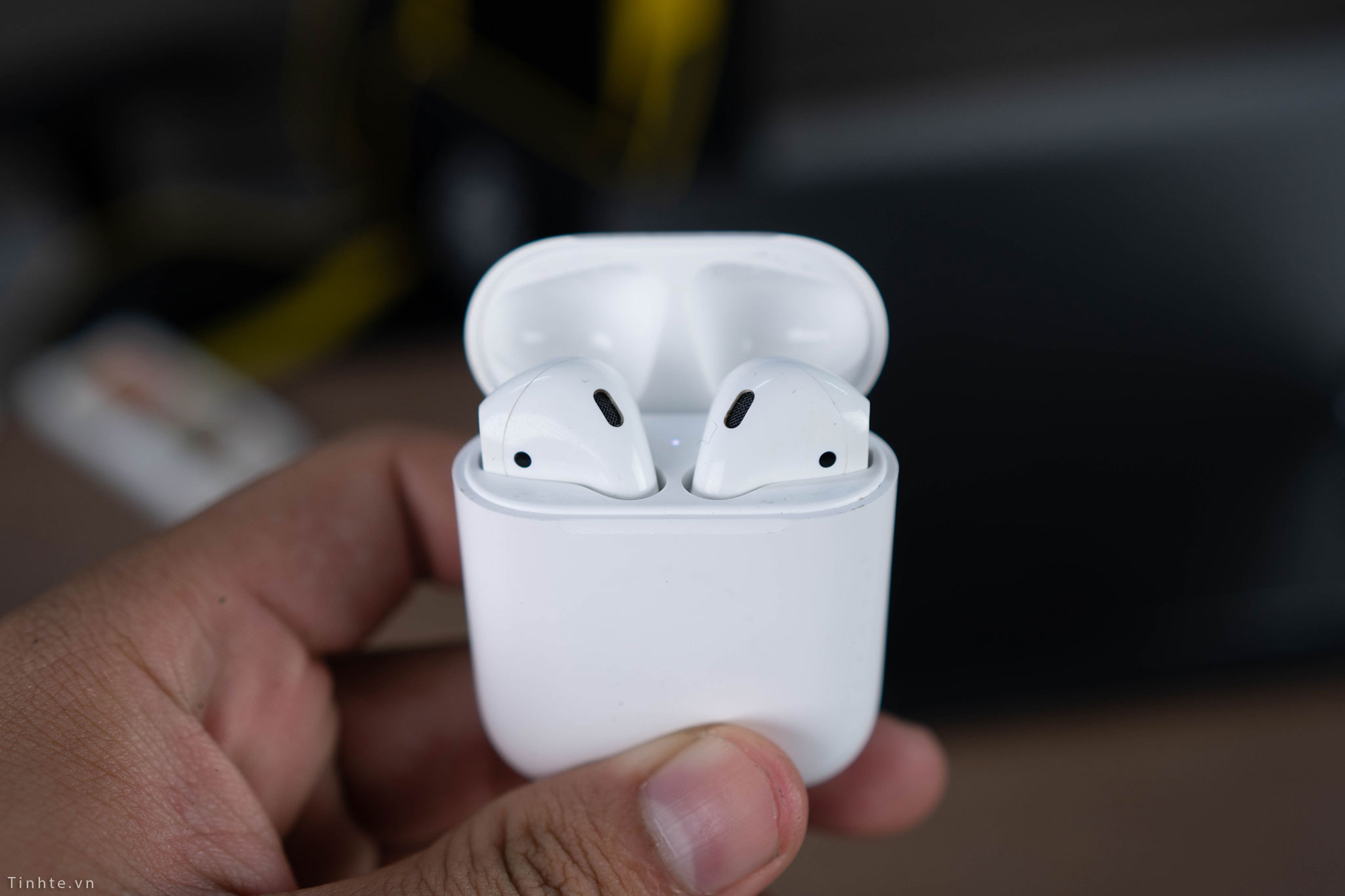 tinhte_airpods_hard_reset (6).jpg