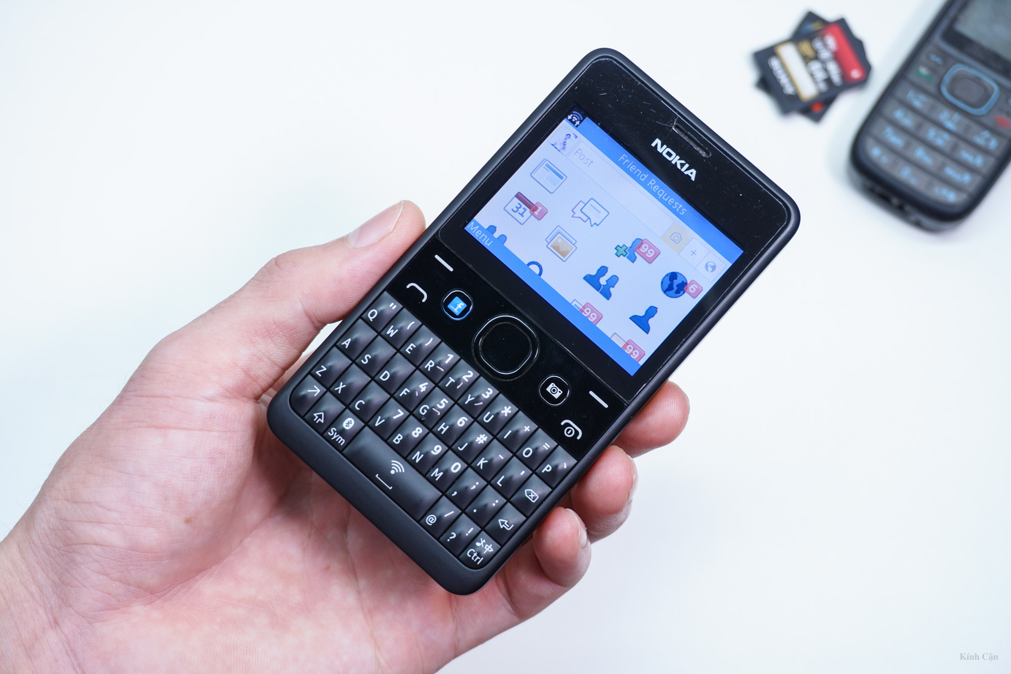 Nokia Asha 210-3.jpg