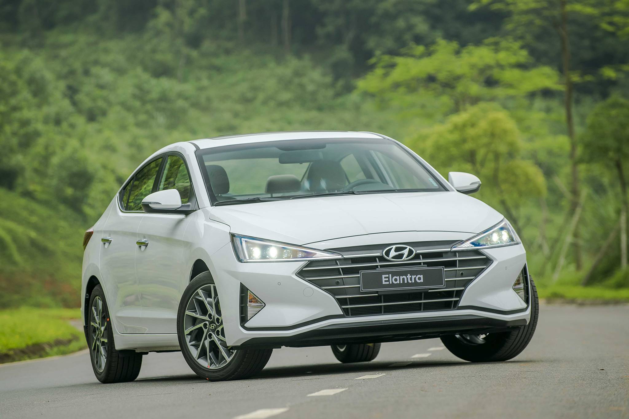 Hyundai_Elantra_2019_2.0L_Xe_Tinhte_022.JPG