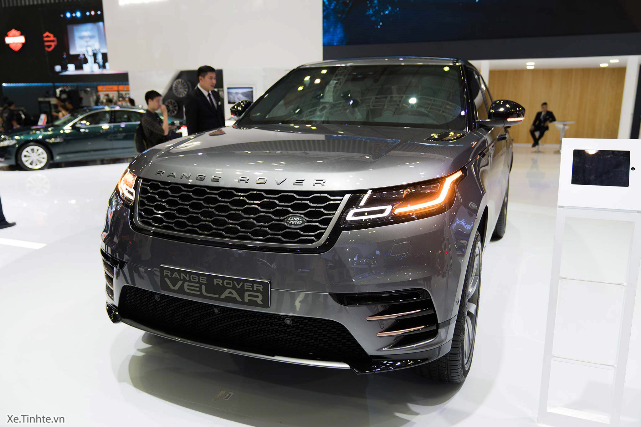 vims-2017-range-rover-velar-r-dynamic-dep-ca-ngoai-lan-trong-gia-51-ty-dong_36.jpg