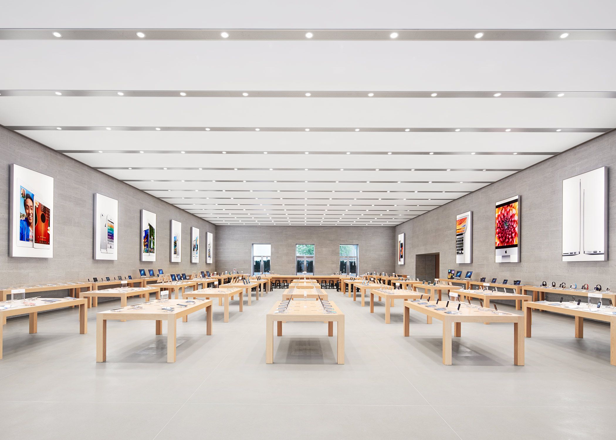 khung_canh_thuong_thay_cua_Apple_Store.jpg