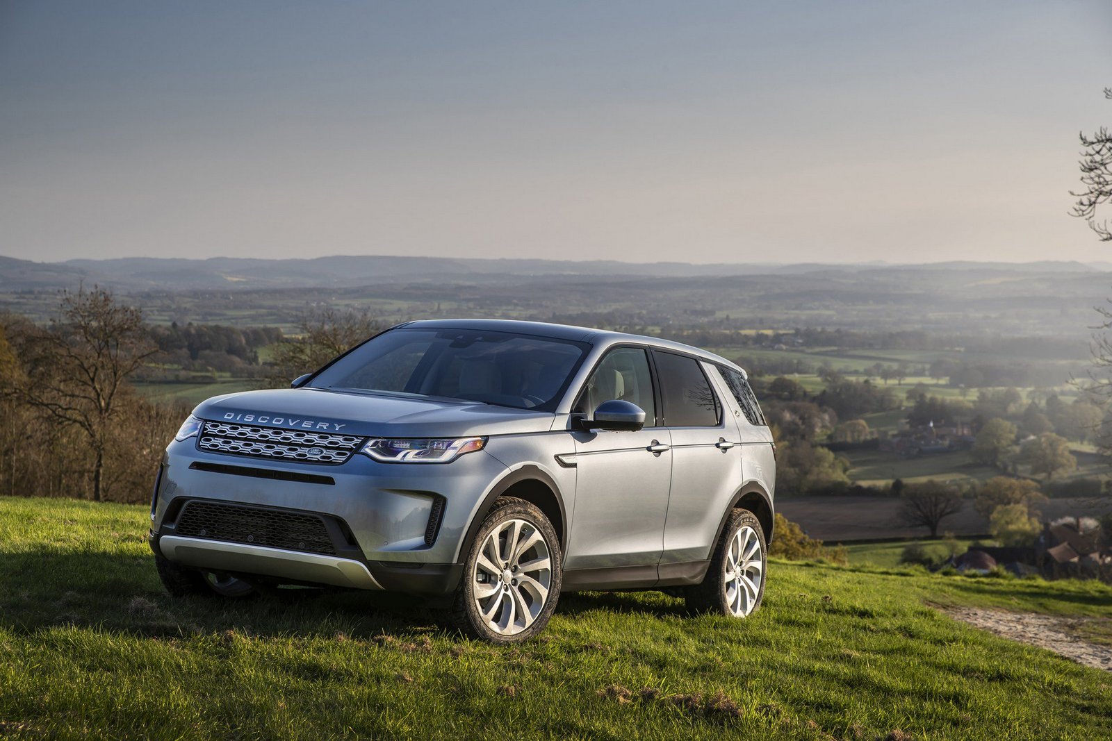 2020-land-rover-discovery-sport-29.jpg