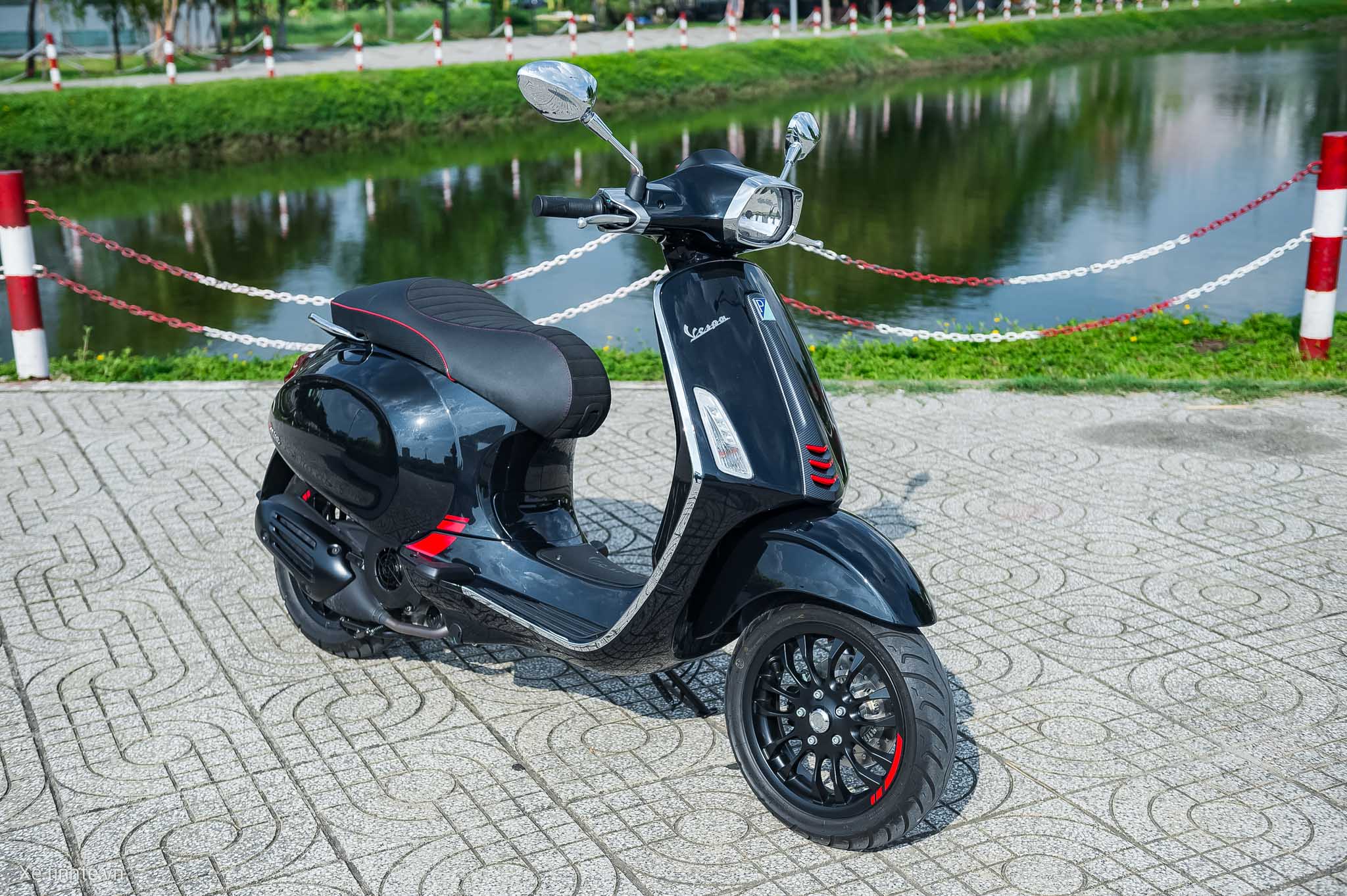 Vespa_Sprint Carbon_Xe.tinhte.vn-6498.jpg