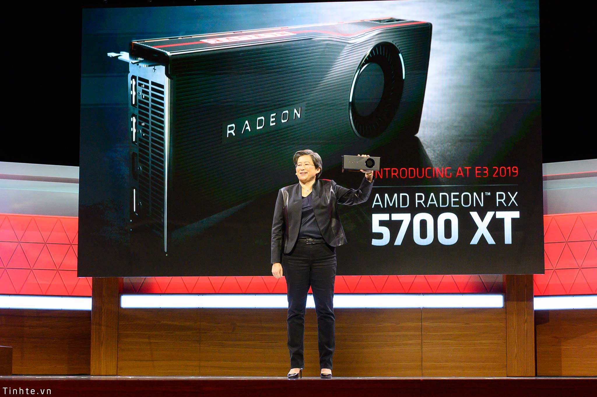 AMD_Radeon_RX_5700_XT_tinhte_7.jpg