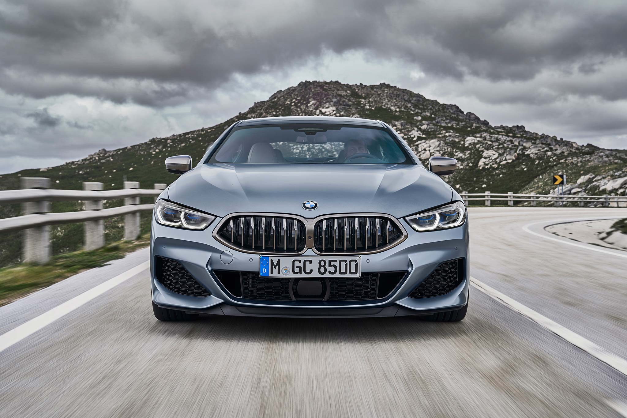 BMW_8_Series_Gran_Coupe_tinhte_10.jpg