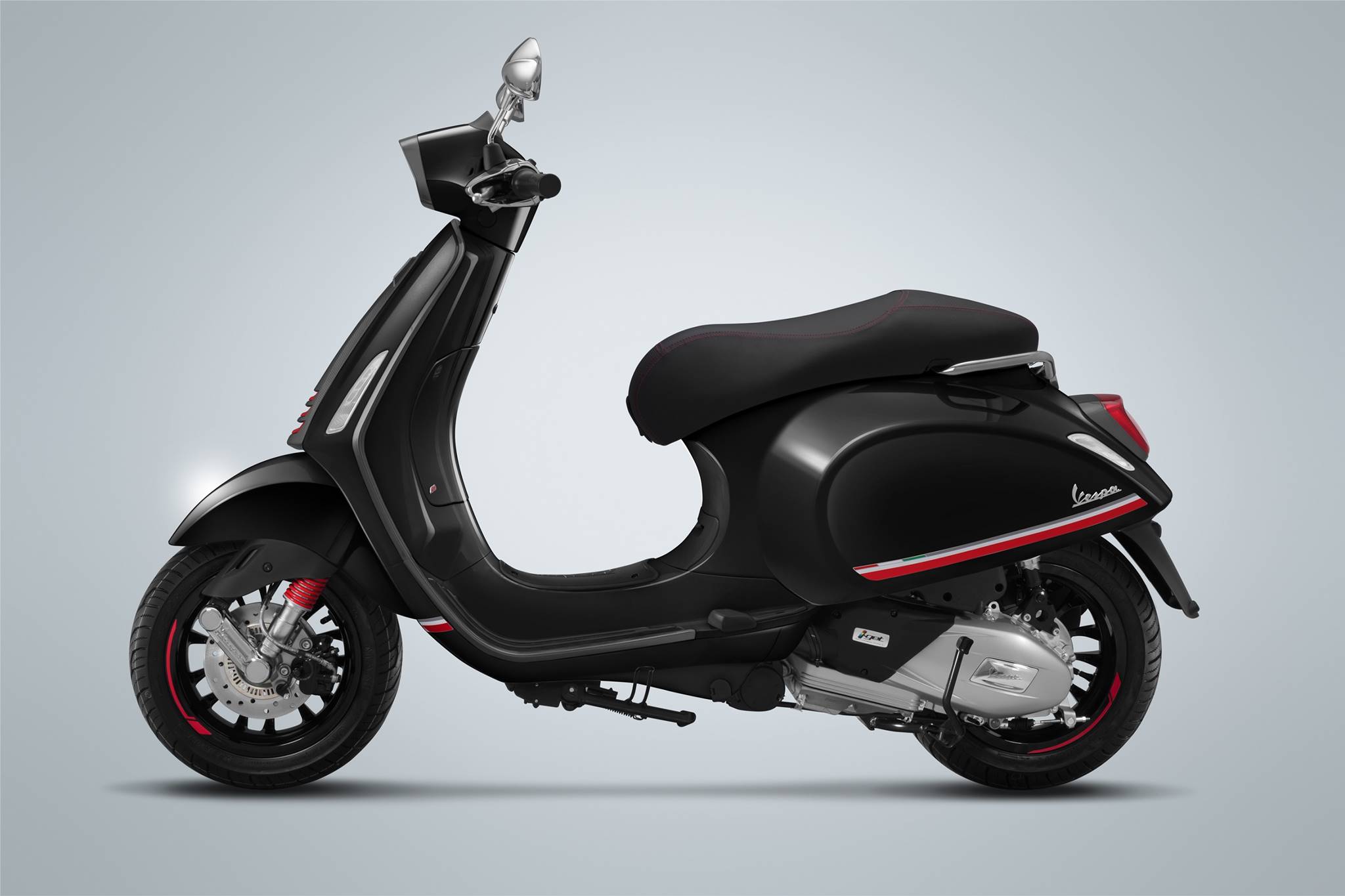 Vespa_Sprint_Carbon_2019_Xe_Tinhte_002.jpg