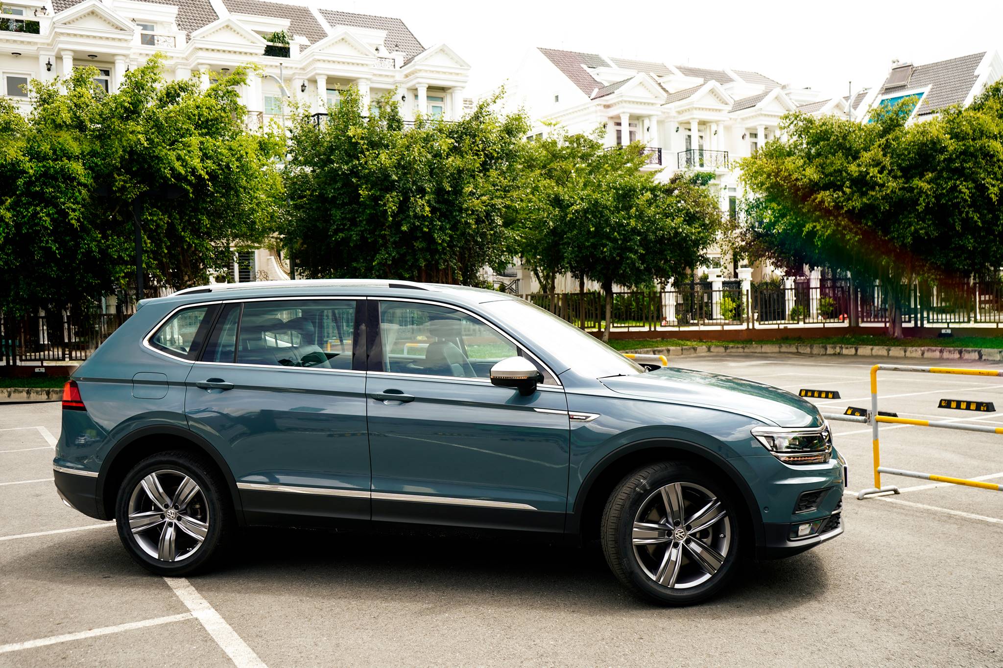 VW_Tiguan_Allspace_Luxury_2019_Xe_Tinhte (3).jpg