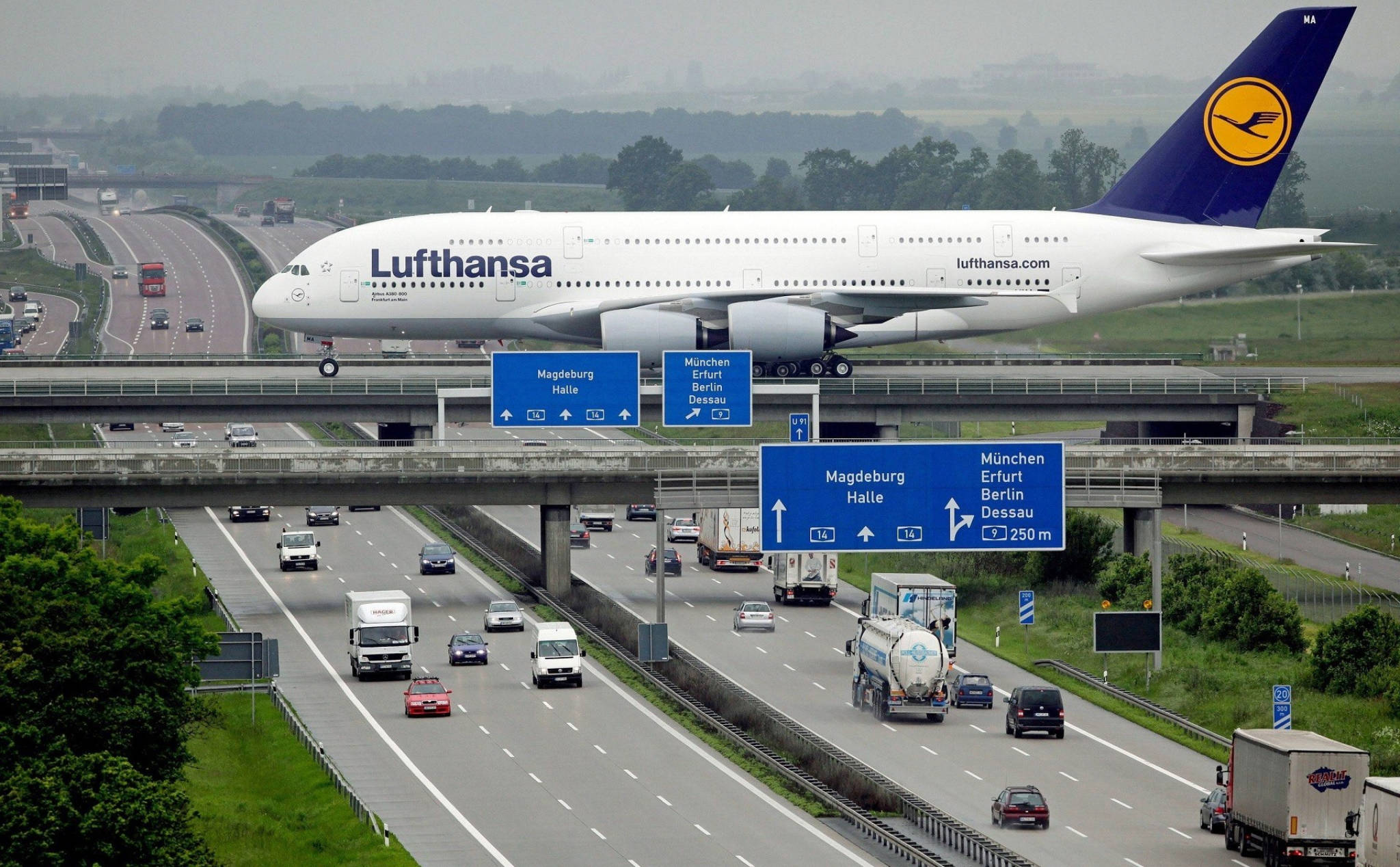 Airbus A380: Hãy chiêm ngưỡng hình ảnh thiết kế tuyệt đẹp của một trong những máy bay lớn nhất thế giới - Airbus A