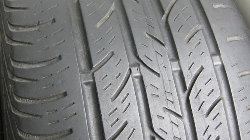 Tire-wear-visual-indicator-tire-wear-bars-874x492.jpg