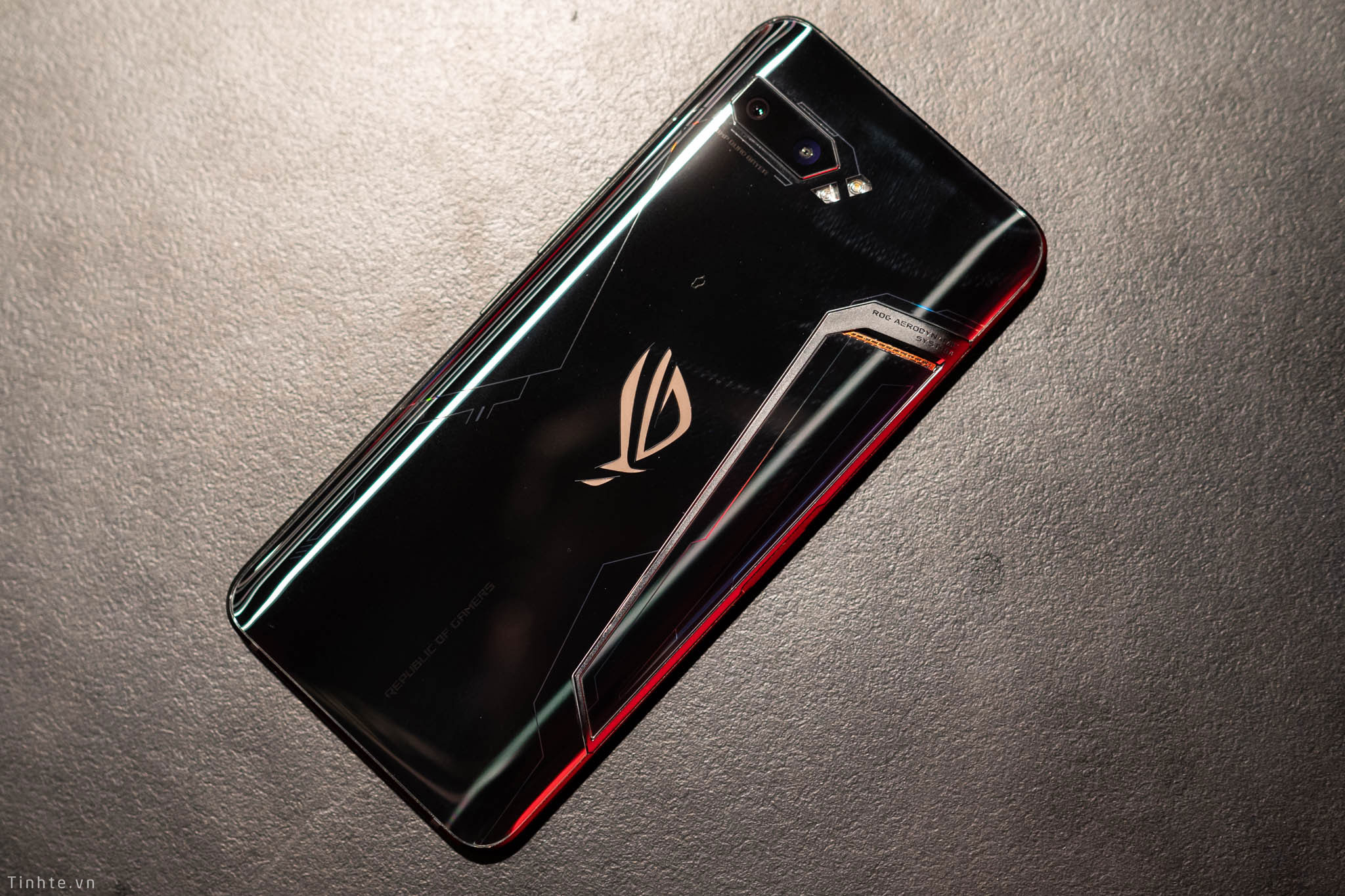 ASUS_ROG_Phone_2-11.jpg