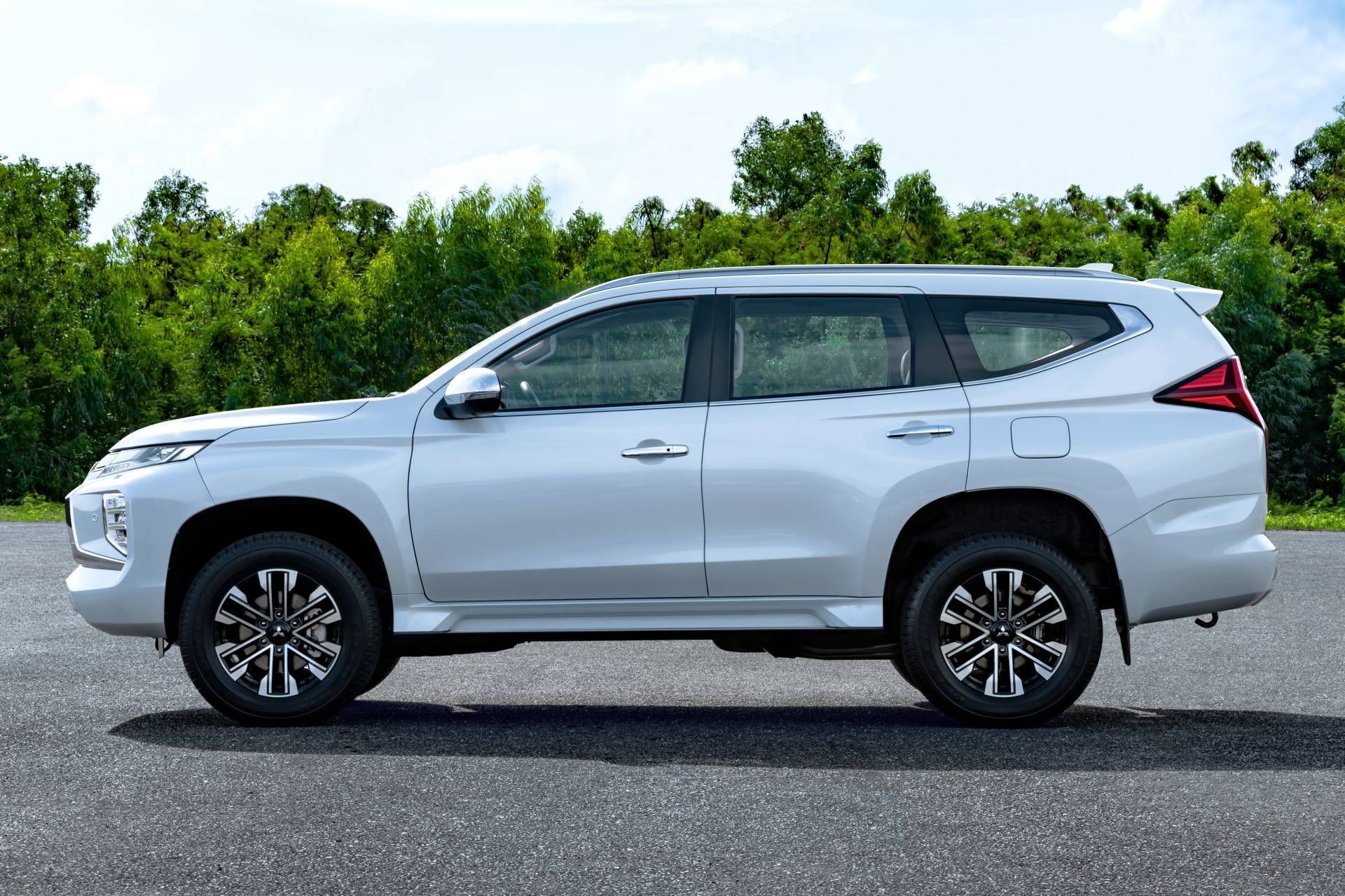 2020-mitsubishi-pajero-sport-7.jpg
