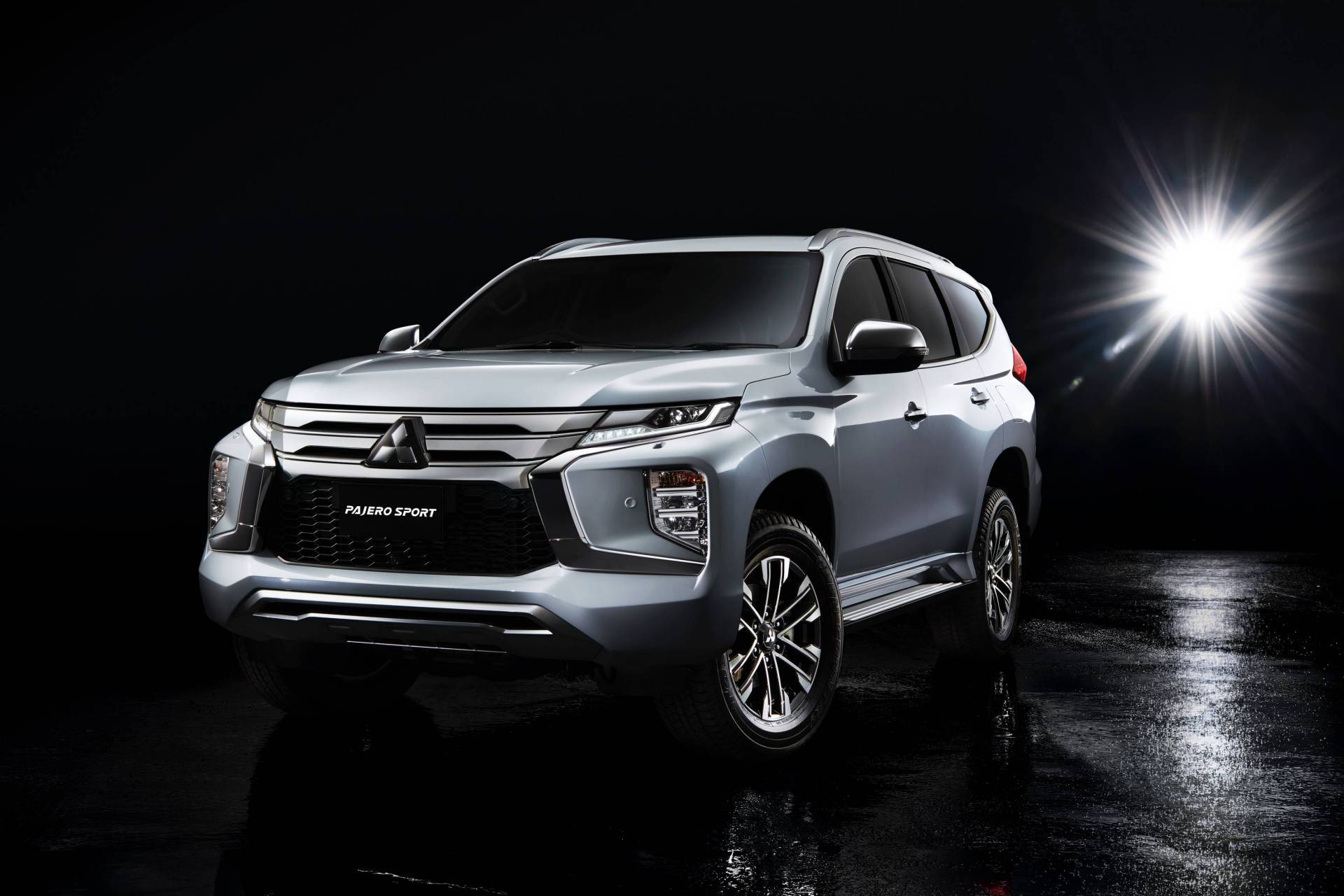 2020-mitsubishi-pajero-sport-27.jpg