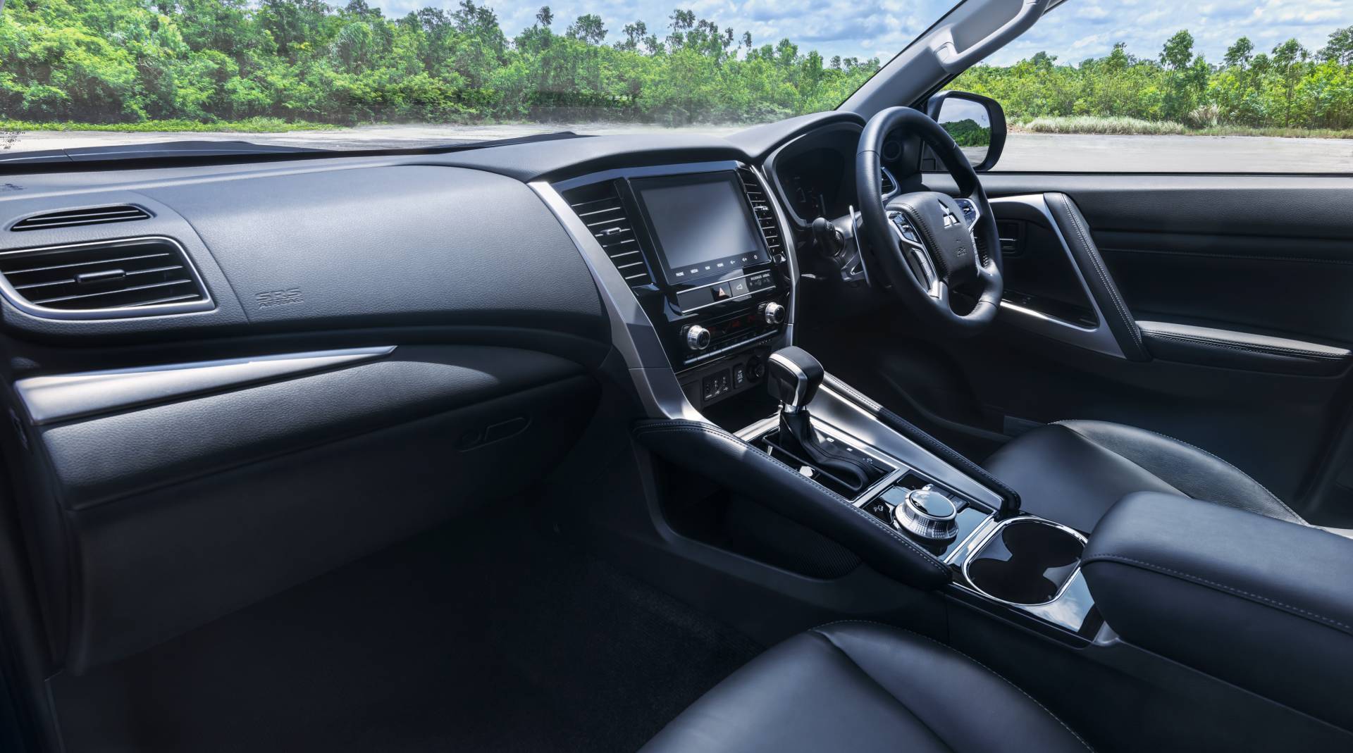 2020-mitsubishi-pajero-sport-30.jpg