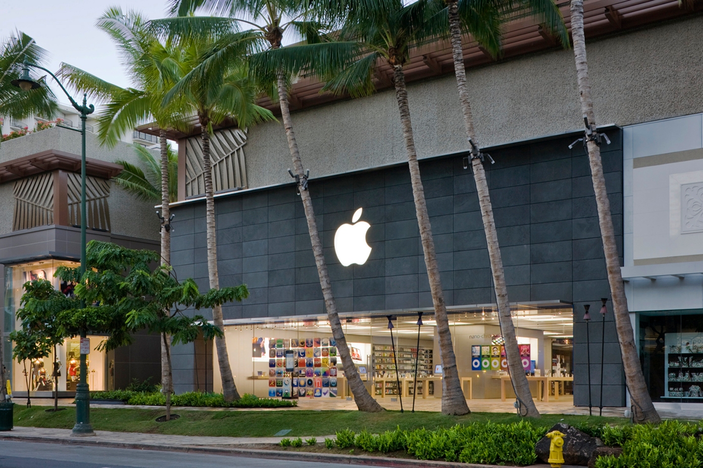 Apple_Royal_Hawaiian.jpg