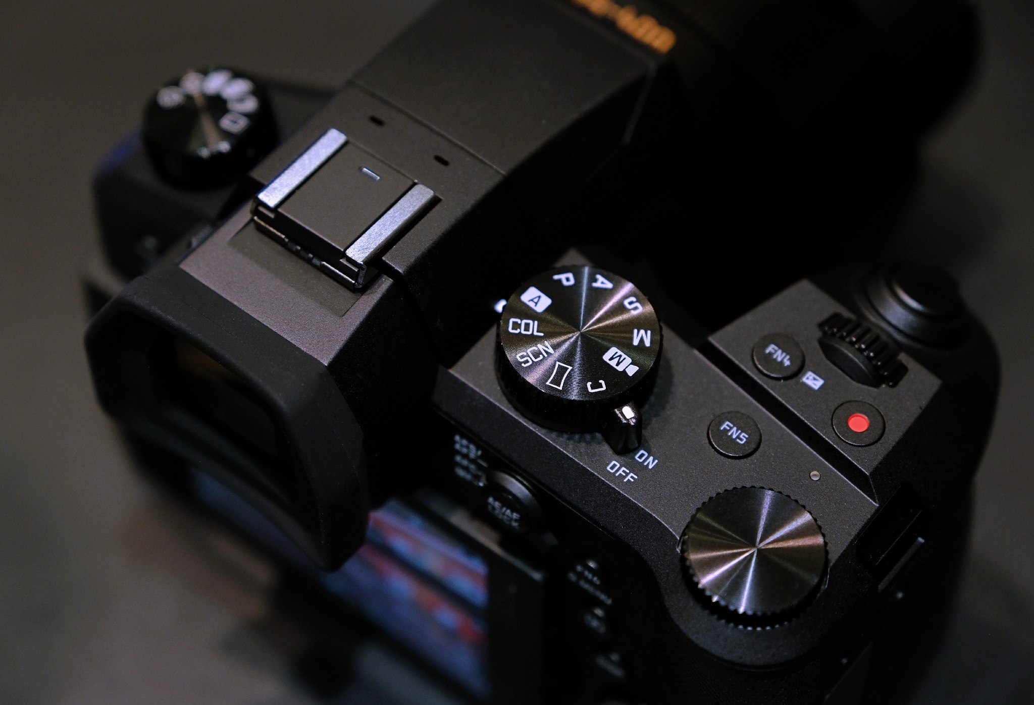 Leica V-Lux5-camera.tinhte.vn00008.JPG