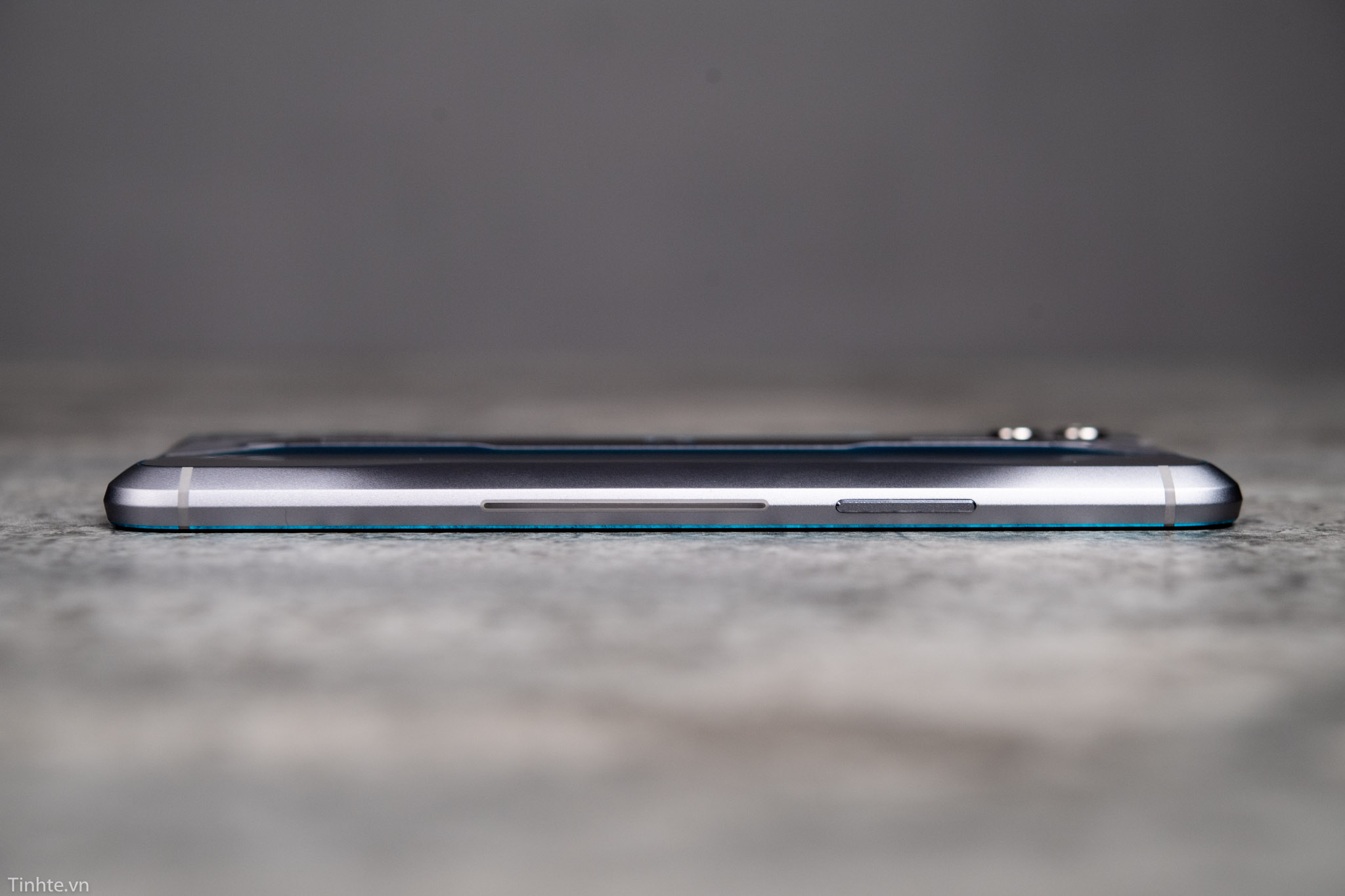 Trên tay Xiaomi Black Shark 2 Pro: smartphone chơi game!