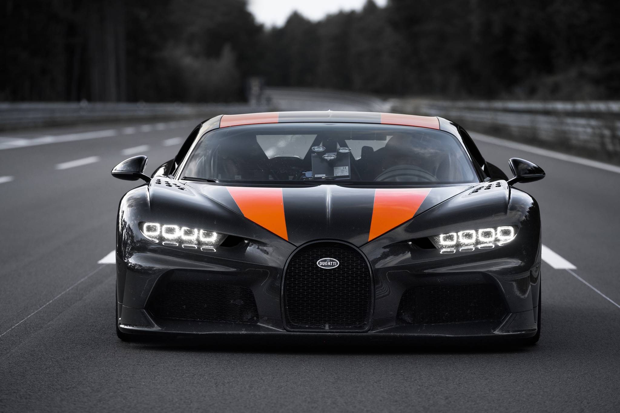 Bugatti_Chiron_2020_Xe_Tinhte_002.jpg