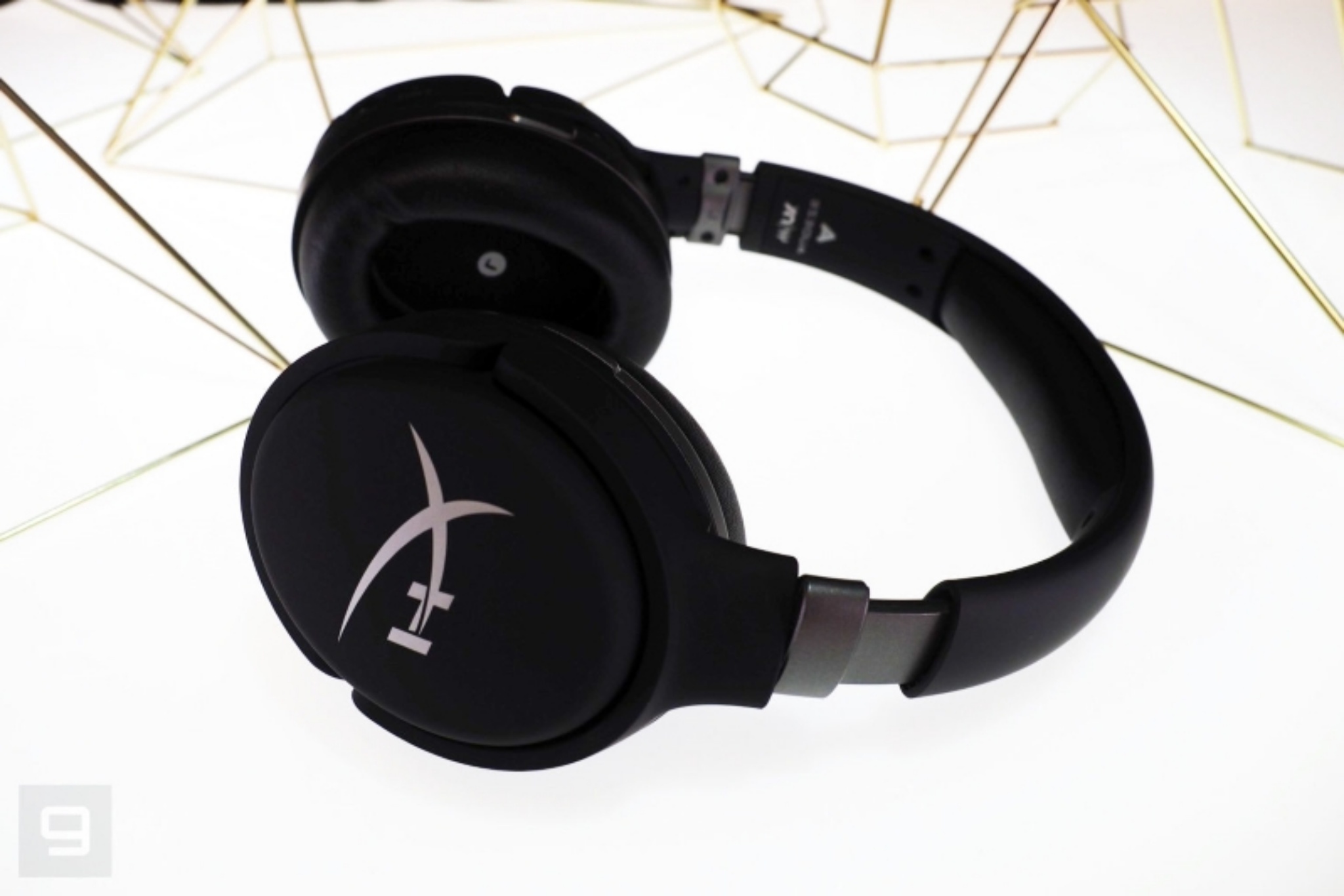 HyperX_Cloud_Orbit_S_p4.jpg