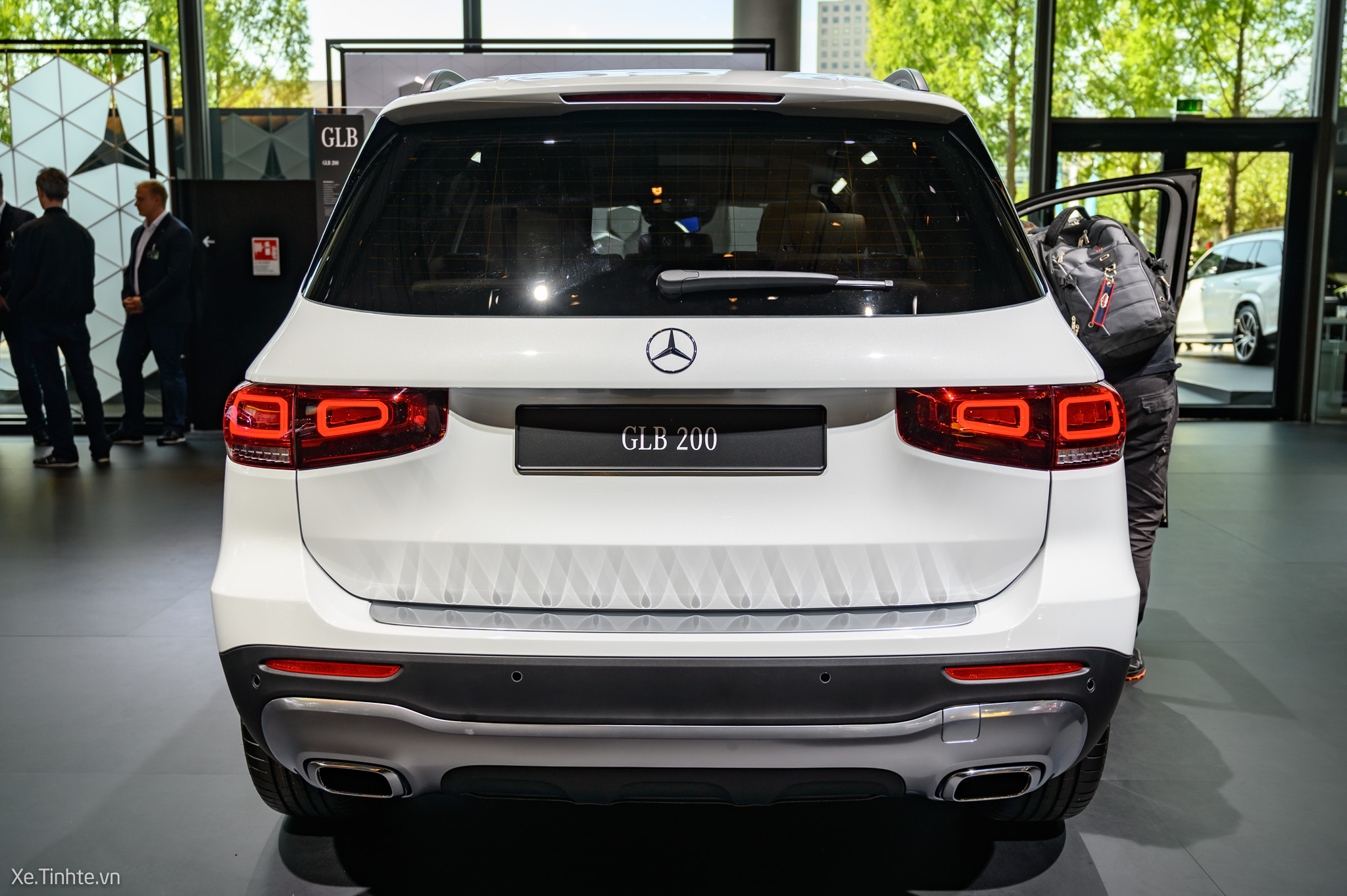 Mercedes-GLB200-7.jpg