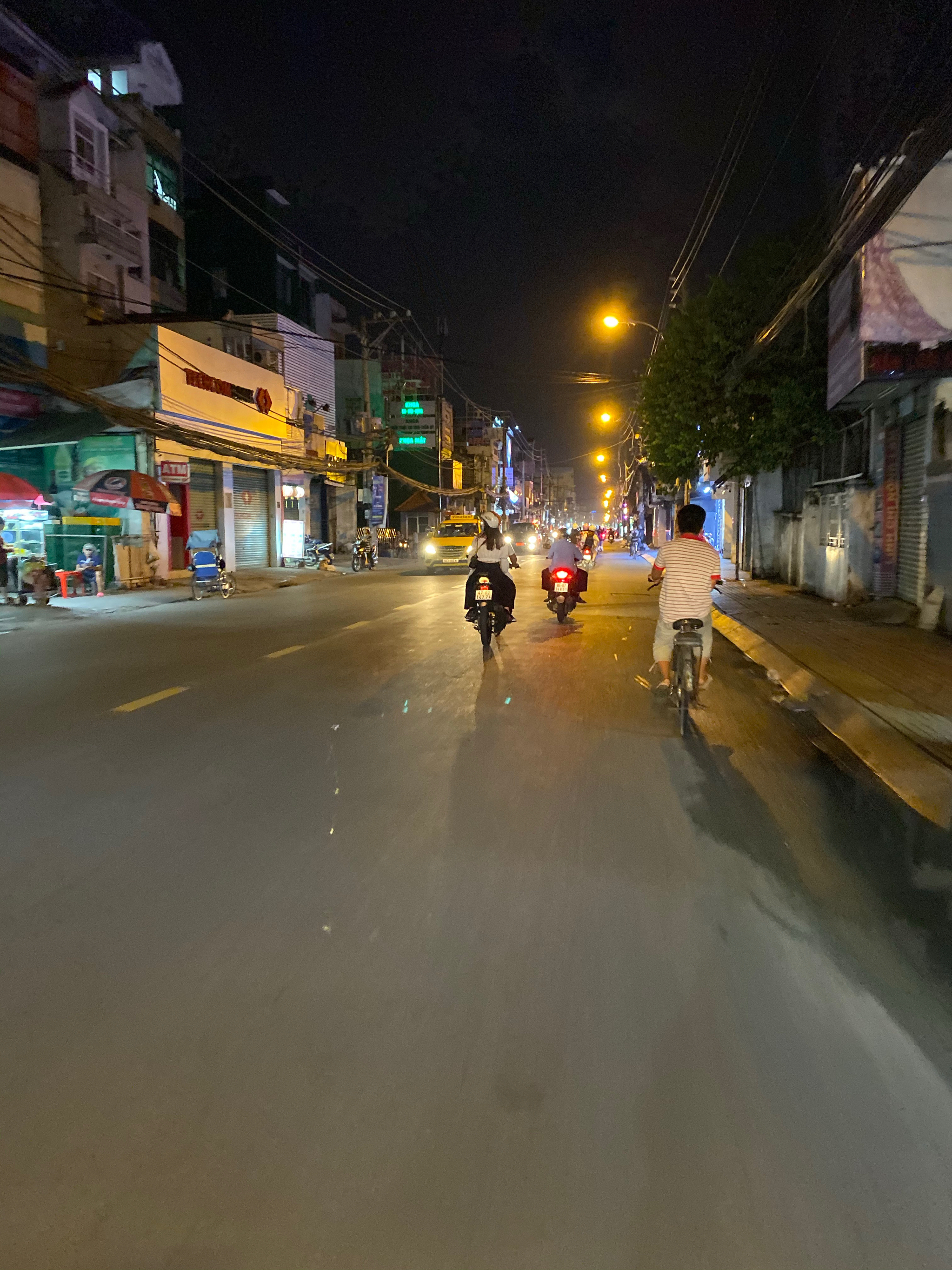 Hành vi đua xe máy chạy xe bốc đầu có thể bị xử lý hình sự  Báo Pháp luật  Việt Nam điện tử