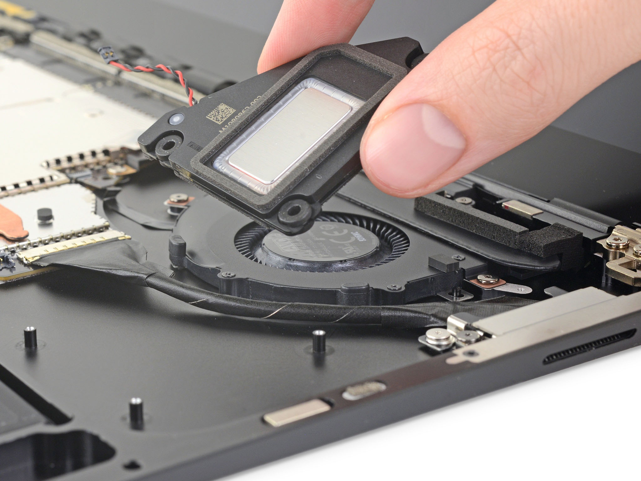 Surface_Laptop_3_teardown (14).jpg