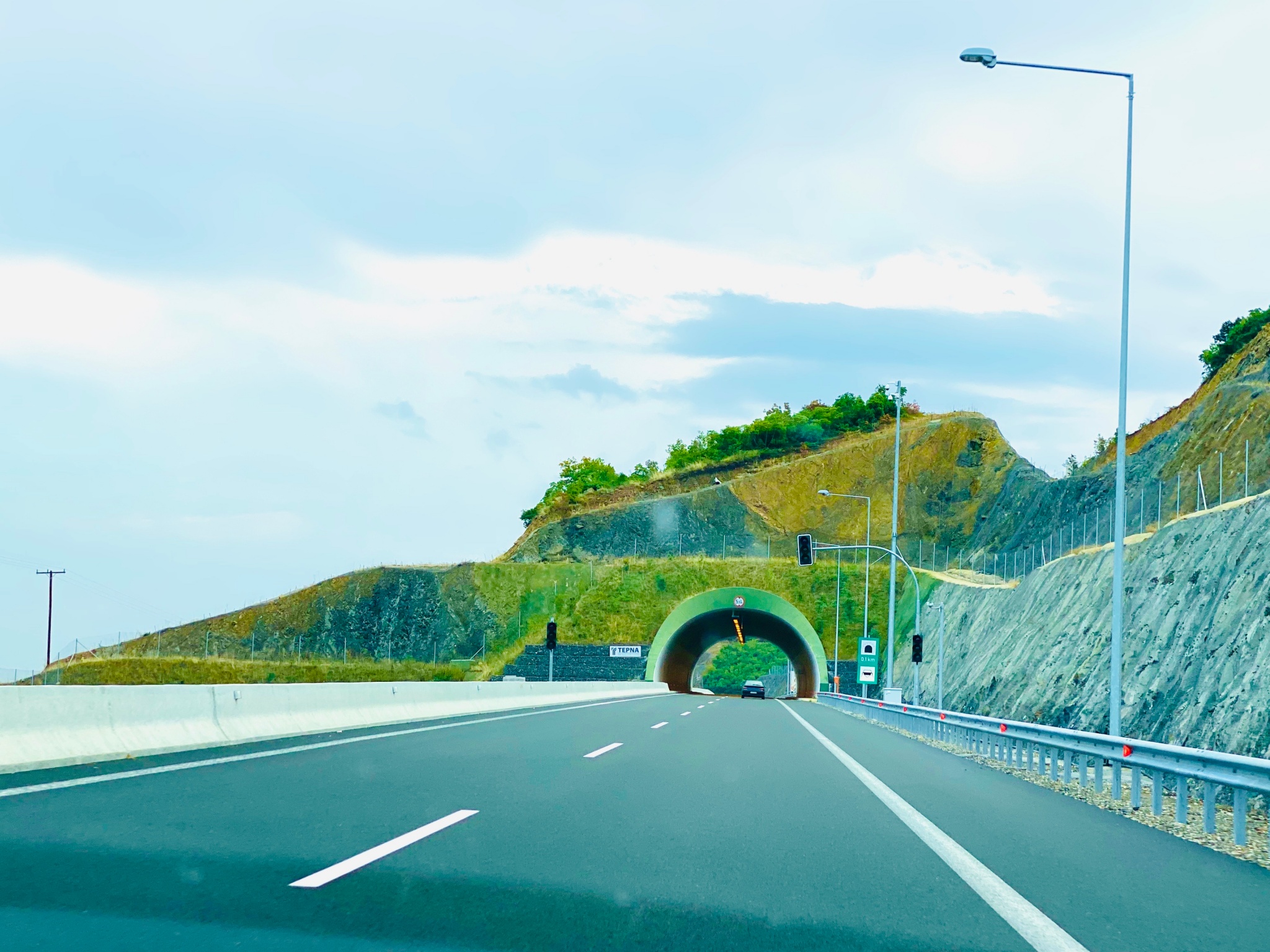 Highway tunnel.jpg