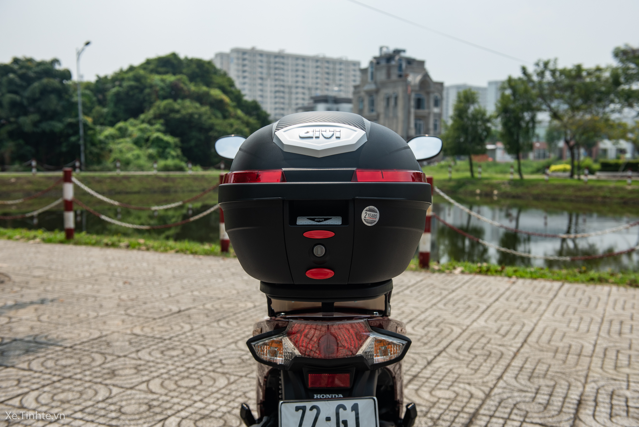 Xe_Tinhte_baoduong_vespa-Xe_Tinhte_GIVI_B270N-3.JPG