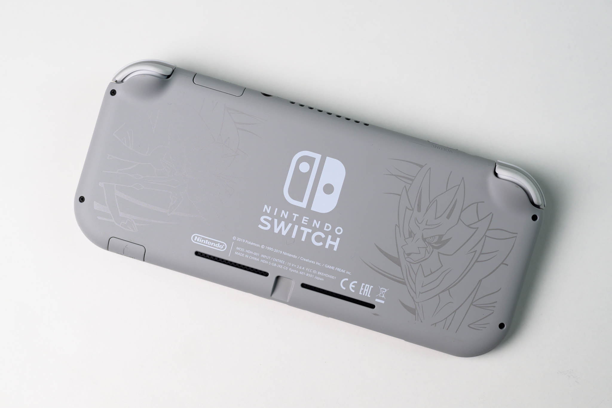 Mở hộp Nintendo Switch Lite phiên bản Pokemon Sword and Shield | Viết