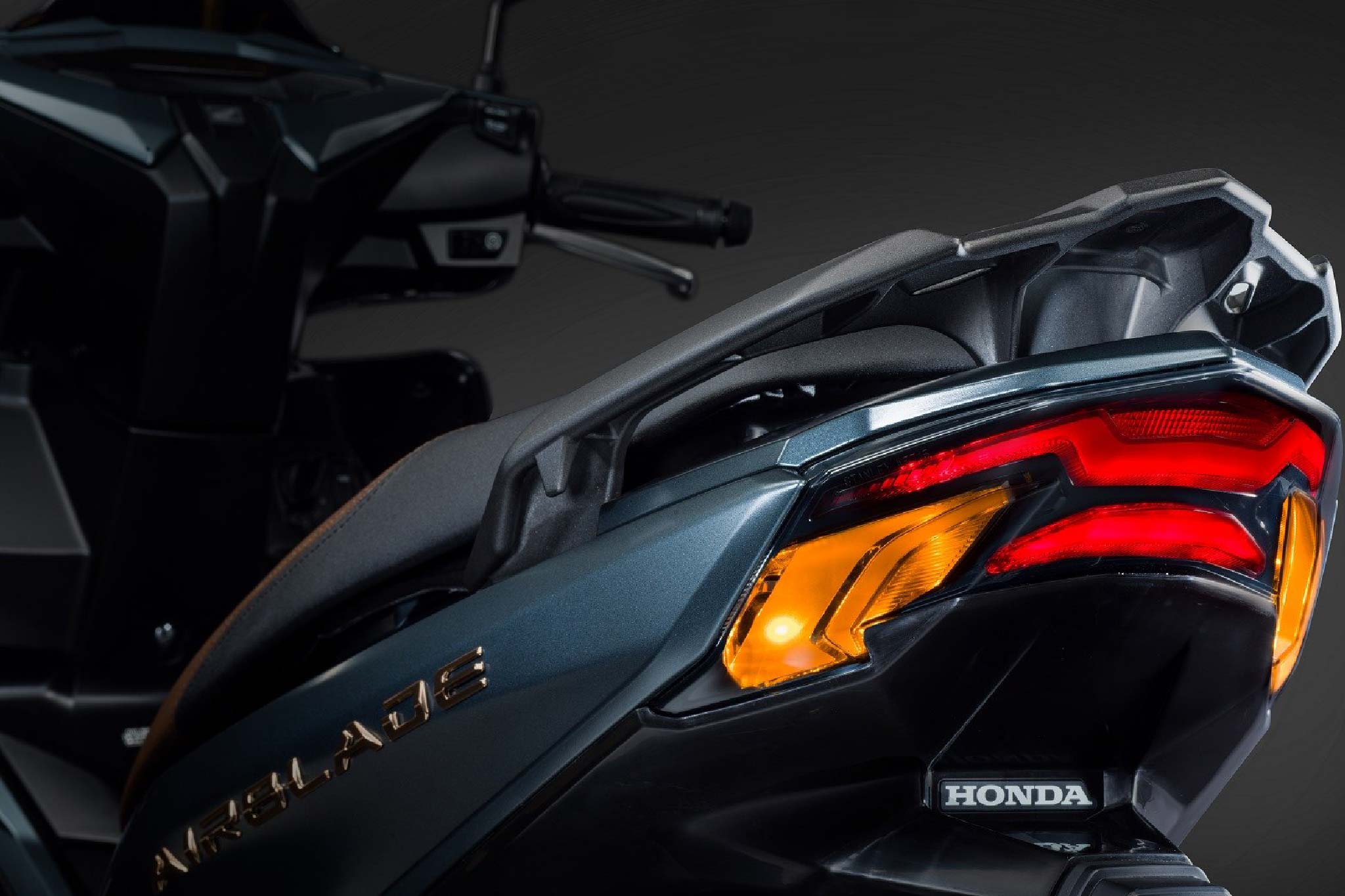 Honda_Airblade_150_vs_Honda_Vario_150_19.jpg