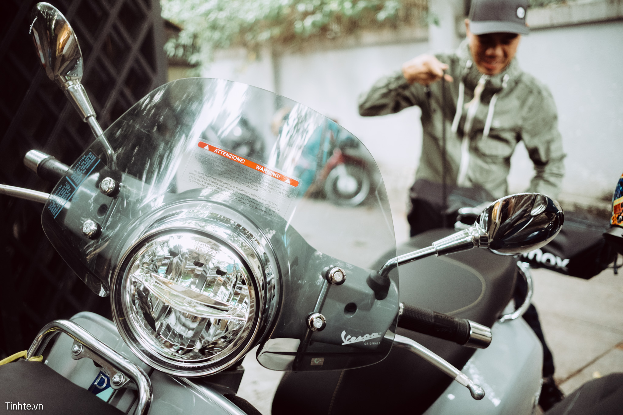 Vespa_SG_BL_DM-2.jpg