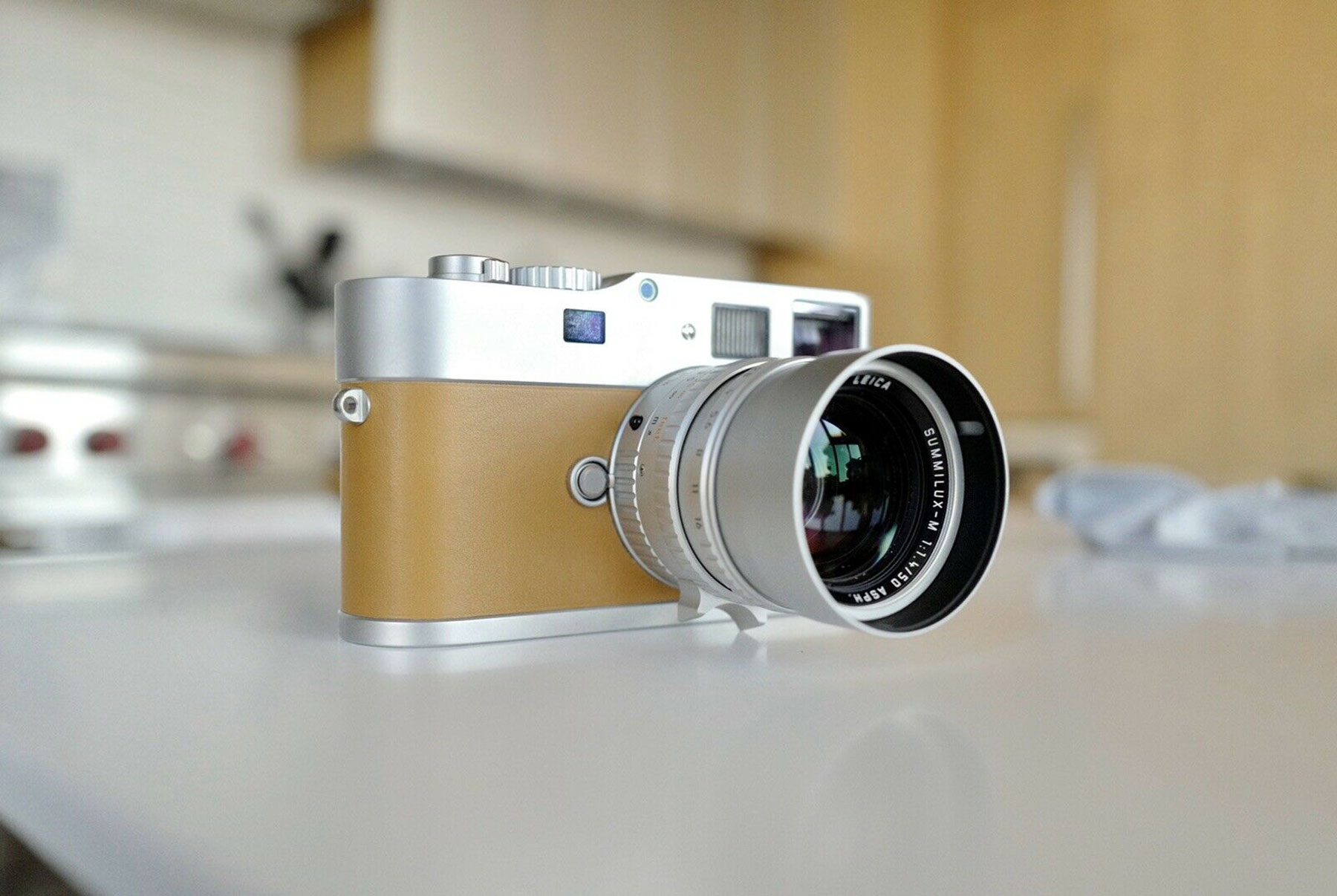 Leica-M9-Hermes-Prototype-1.jpg