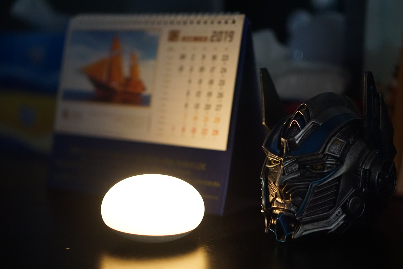 [Trên tay] Đèn Easzzz night light cảm ứng không nút, chống va đập, an