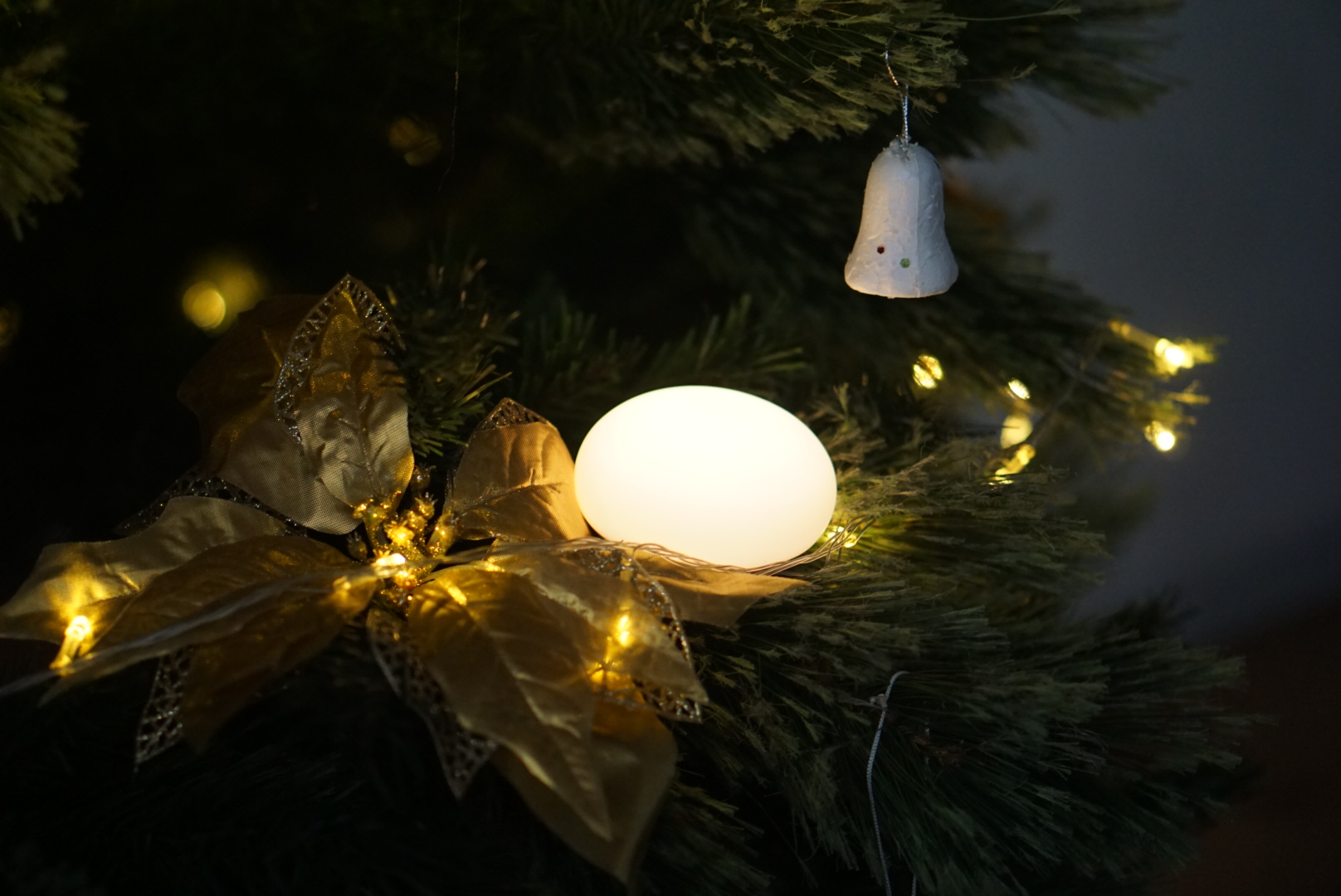 [Trên tay] Đèn Easzzz night light cảm ứng không nút, chống va đập, an