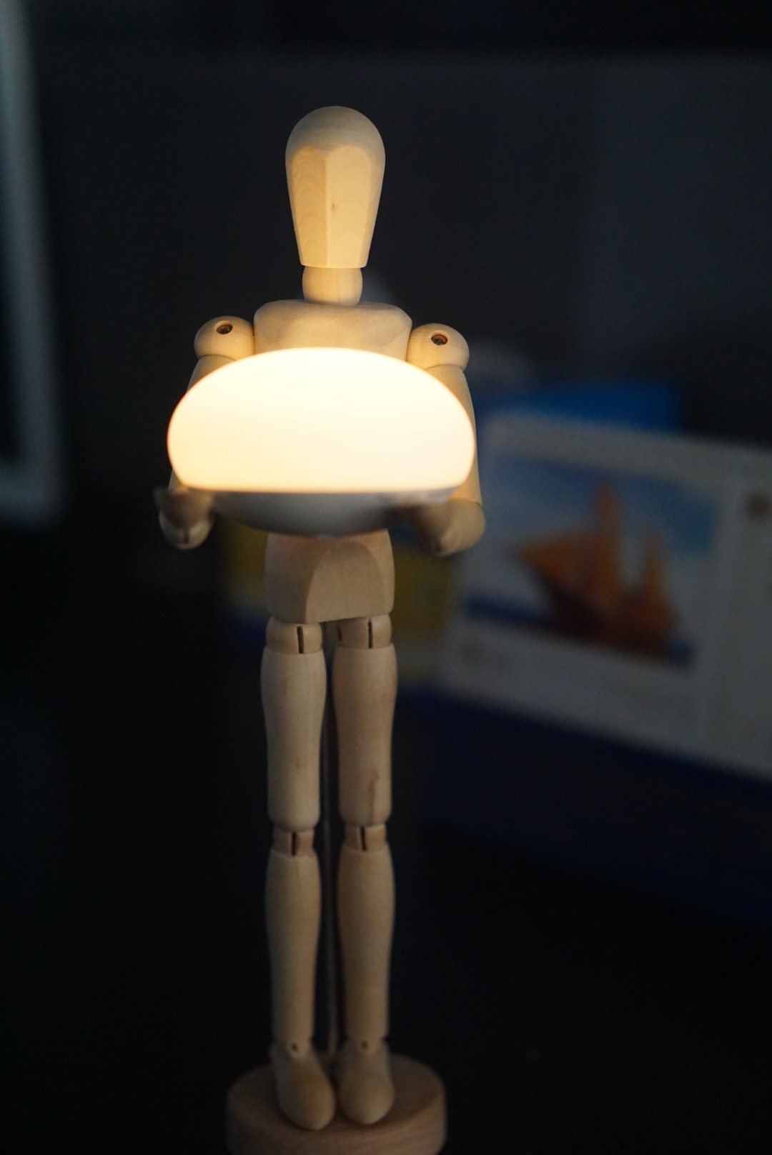 [Trên tay] Đèn Easzzz night light cảm ứng không nút, chống va đập, an