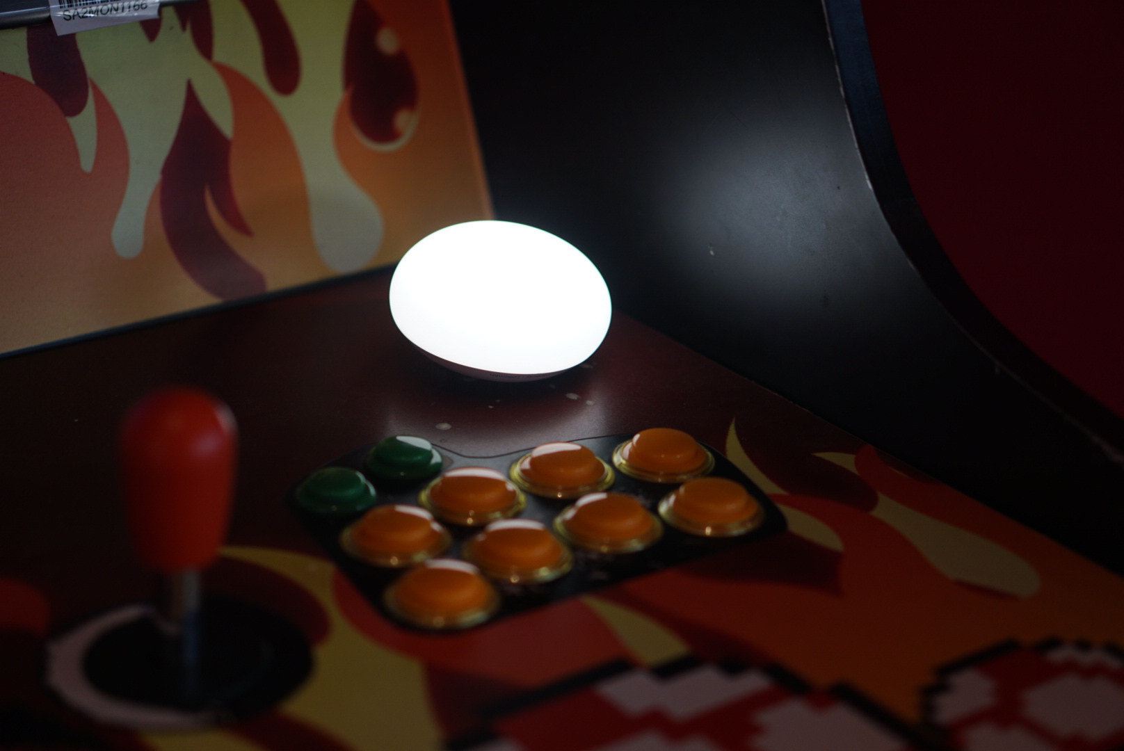 [Trên tay] Đèn Easzzz night light cảm ứng không nút, chống va đập, an