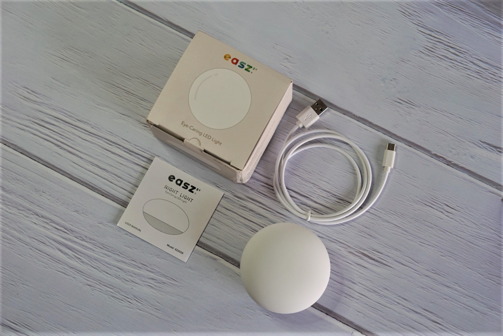 [Trên tay] Đèn Easzzz night light cảm ứng không nút, chống va đập, an