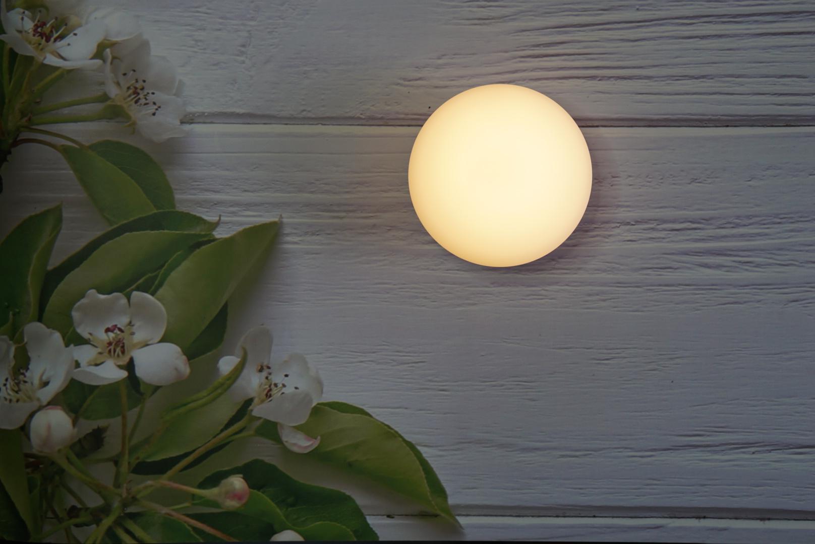 [Trên tay] Đèn Easzzz night light cảm ứng không nút, chống va đập, an