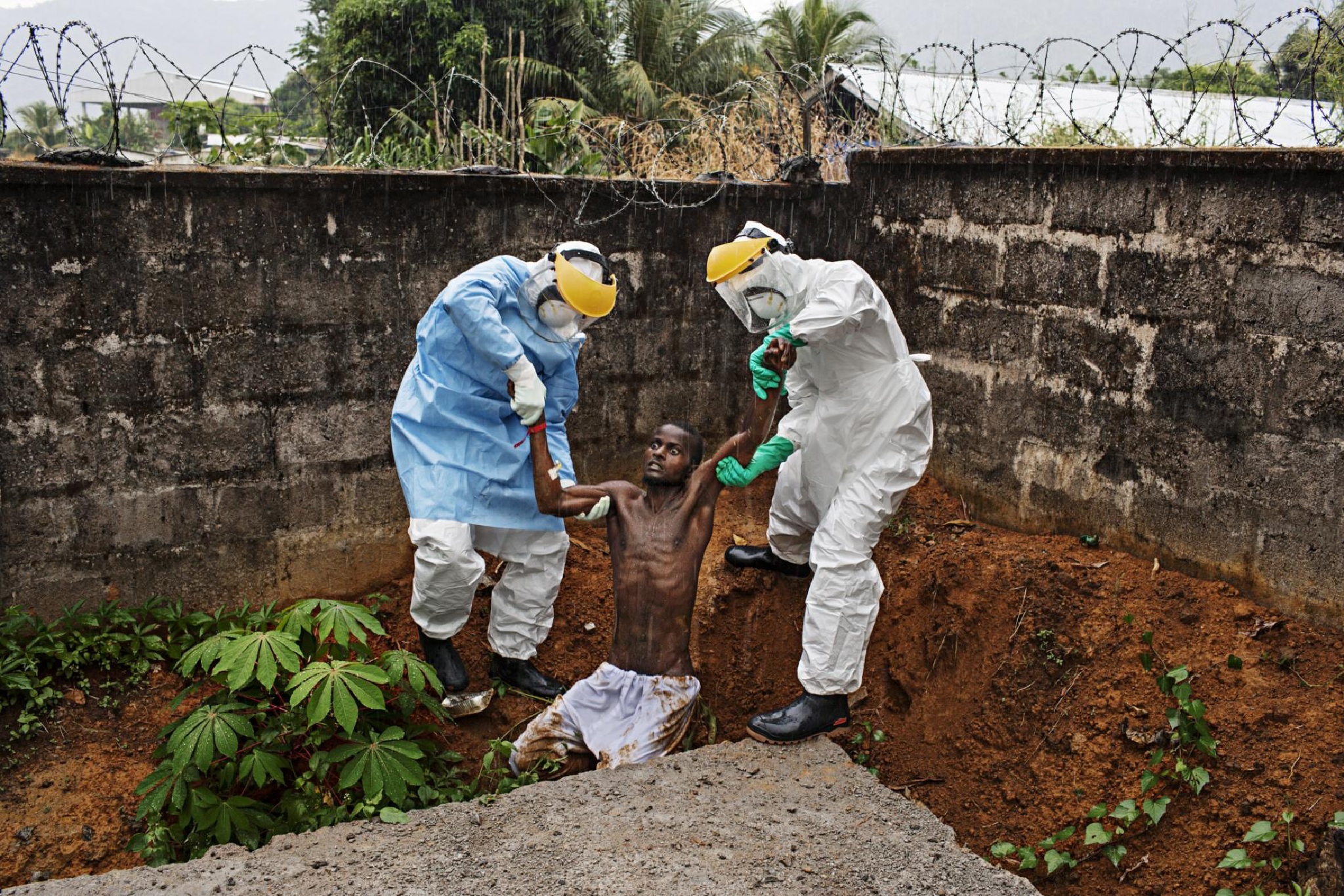 best-of-the-decade-pete-muller-ebola.adapt.1900.1.jpg