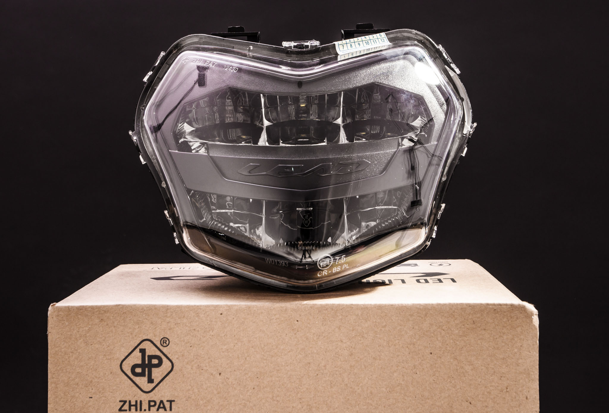 ZhiPat-Lead-LED-Headlight-2.jpg