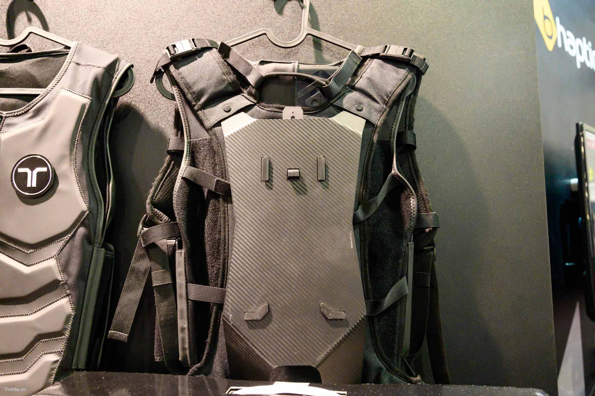 Tinhte.vn_CES20_Tactsuit-6.jpg