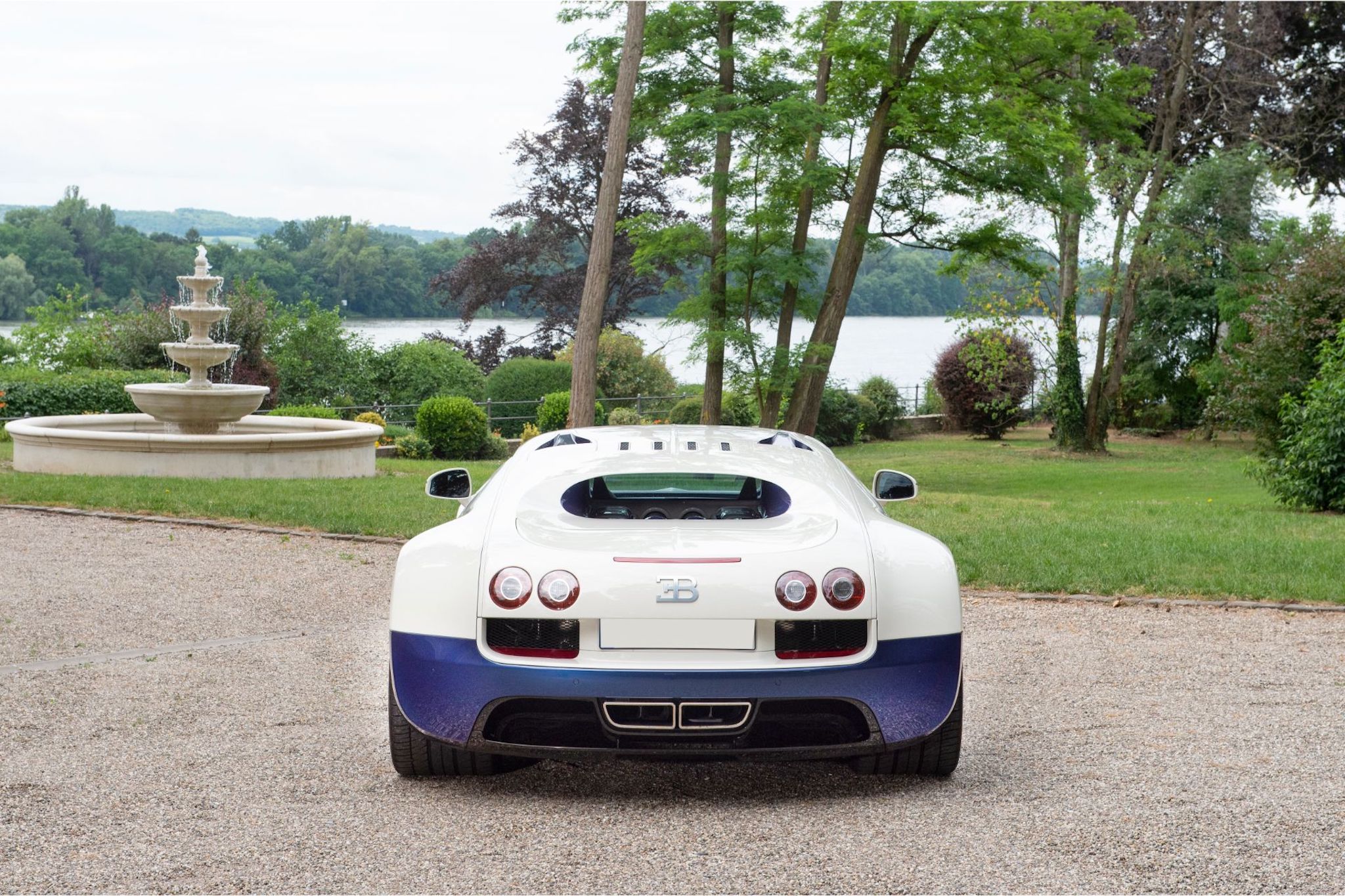 Bugatti_Veyron_Super_Sport.jpg