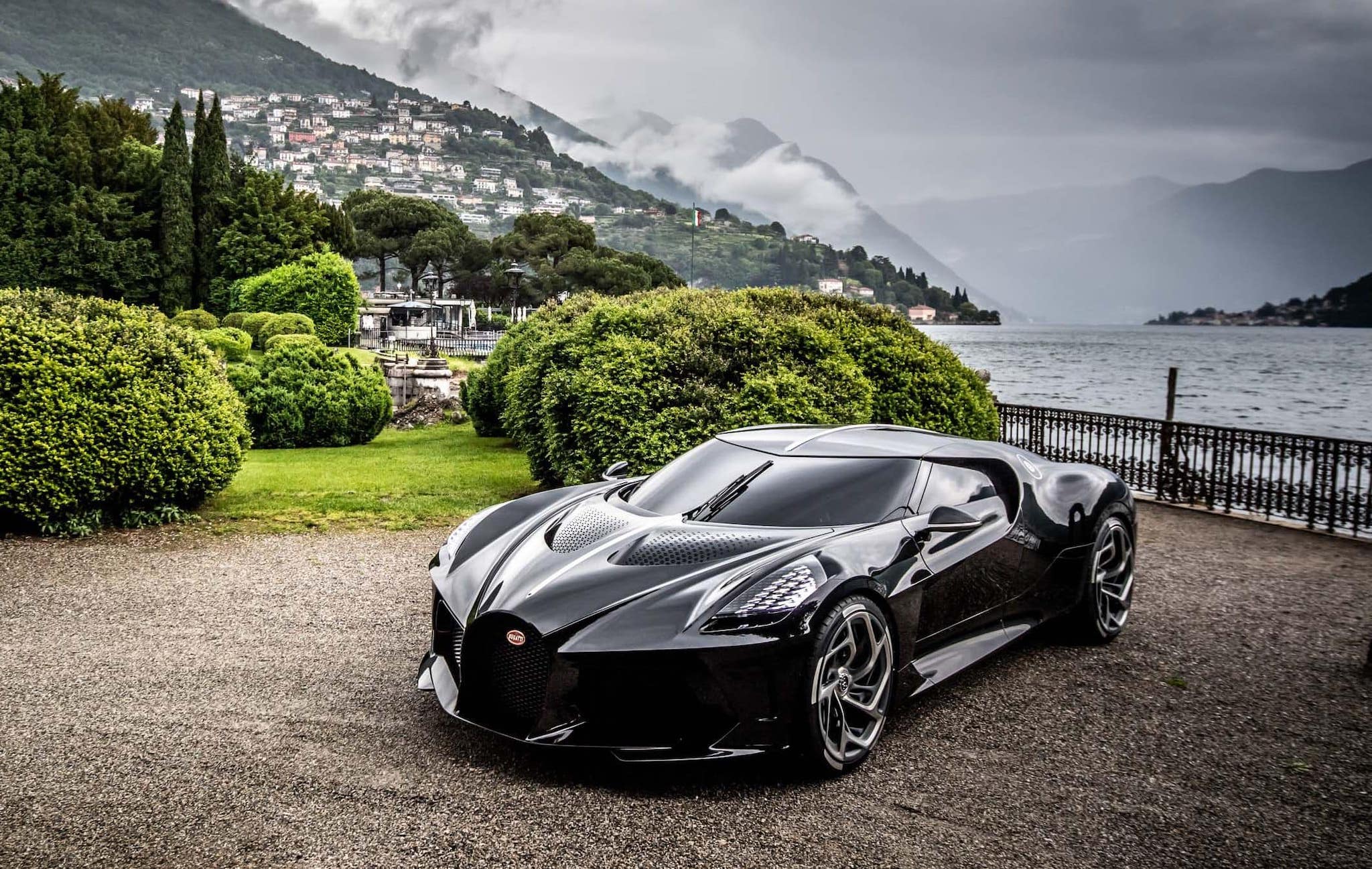 Bugatti-La-Voiture-Noire.jpg