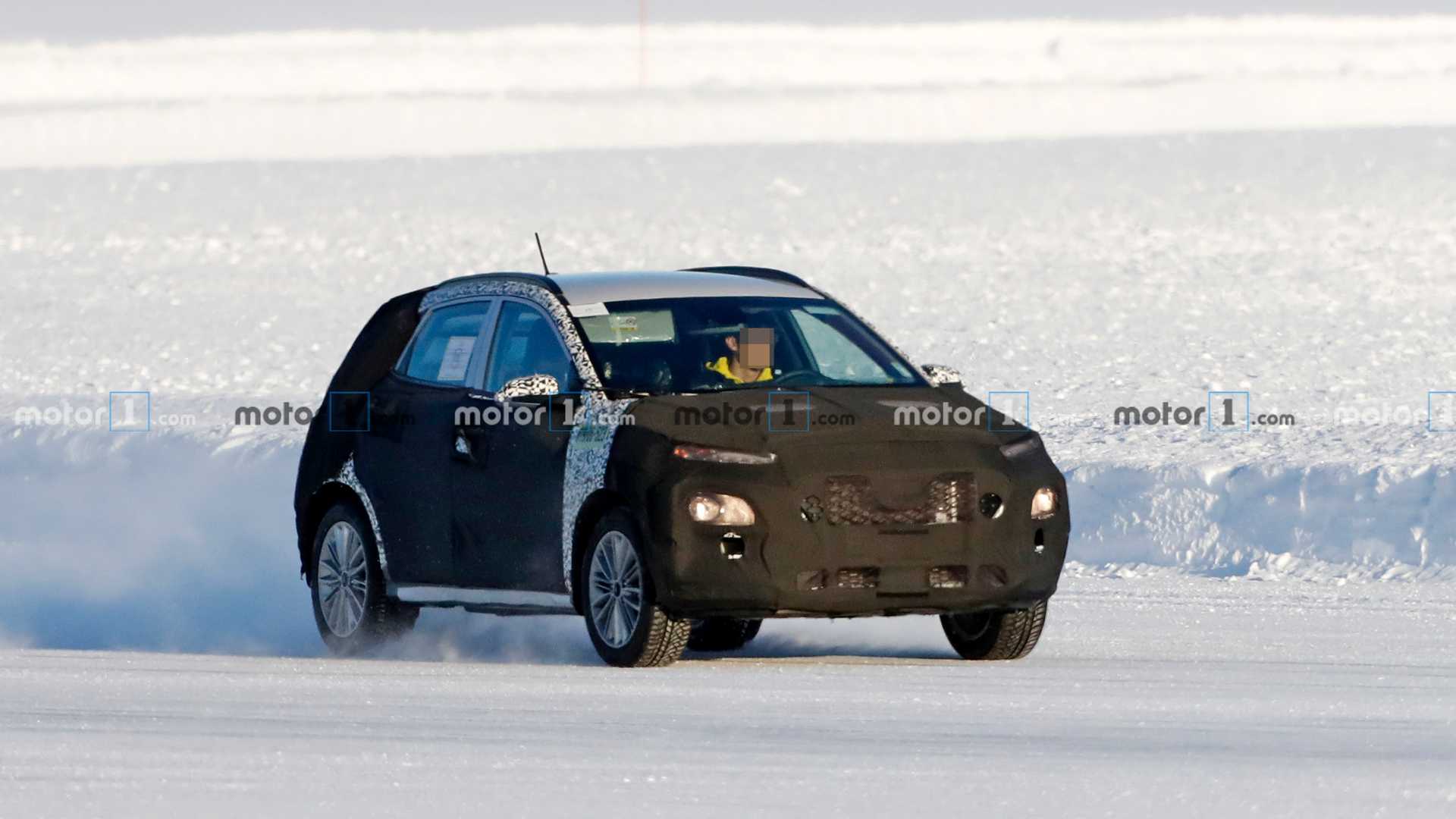 hyundai-kona-facelift-spy-photo.jpg