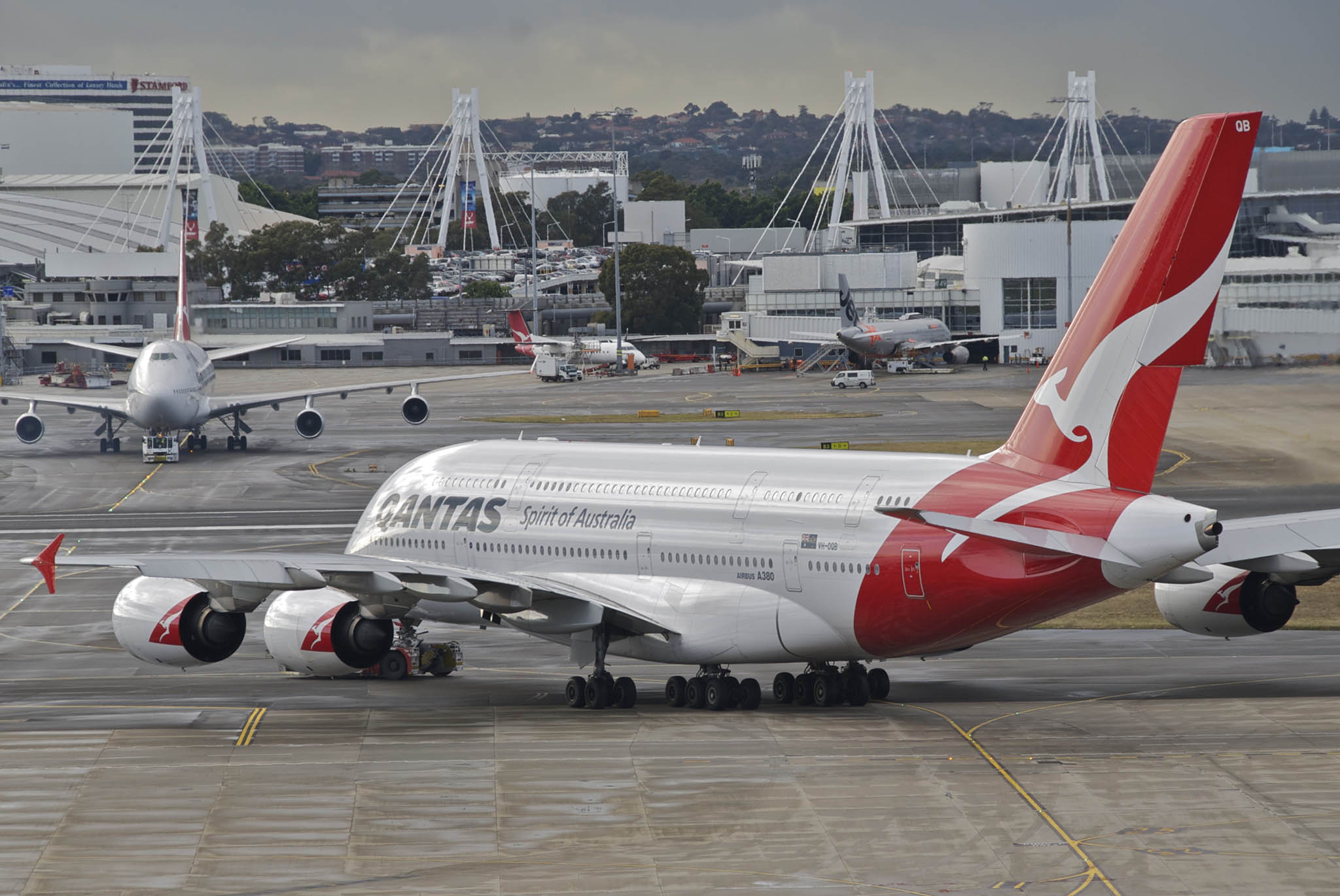 Airbus_A380_Qantas.jpg